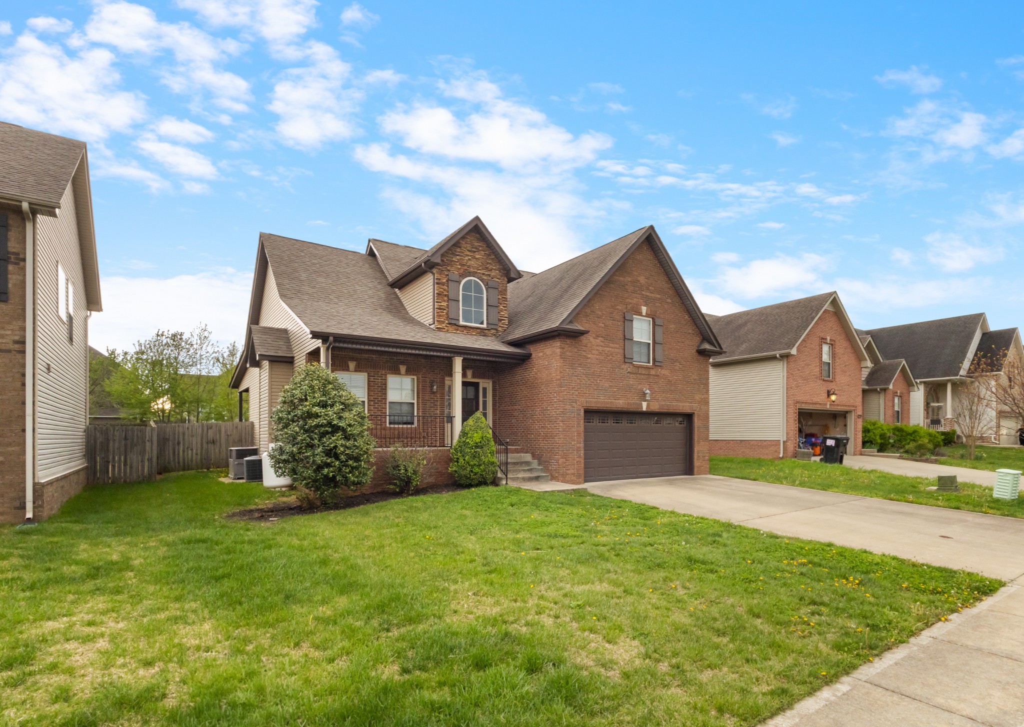 3715 Windhaven Ct Property Photo 4