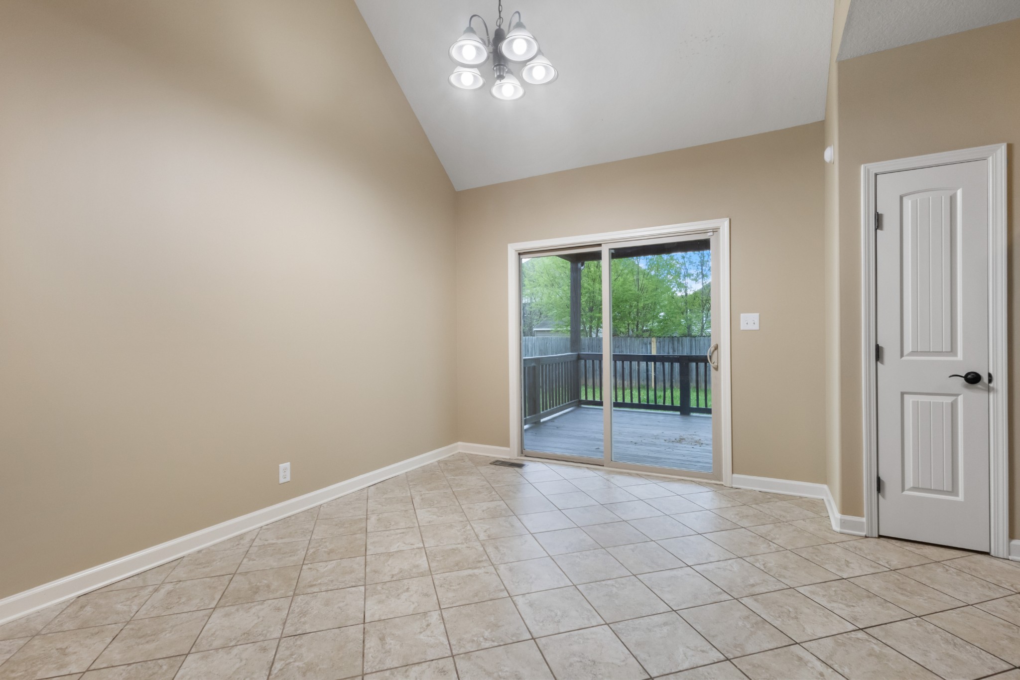 3715 Windhaven Ct Property Photo 13
