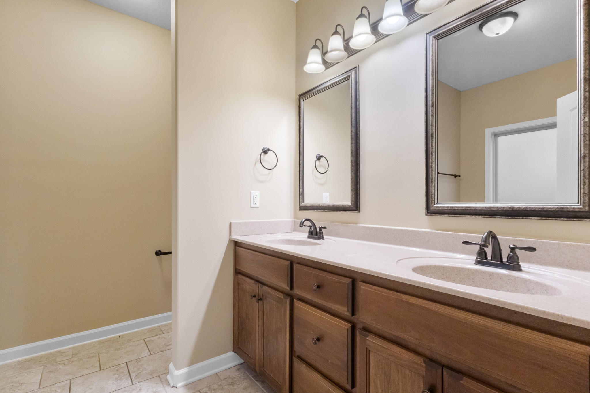 3715 Windhaven Ct Property Photo 18