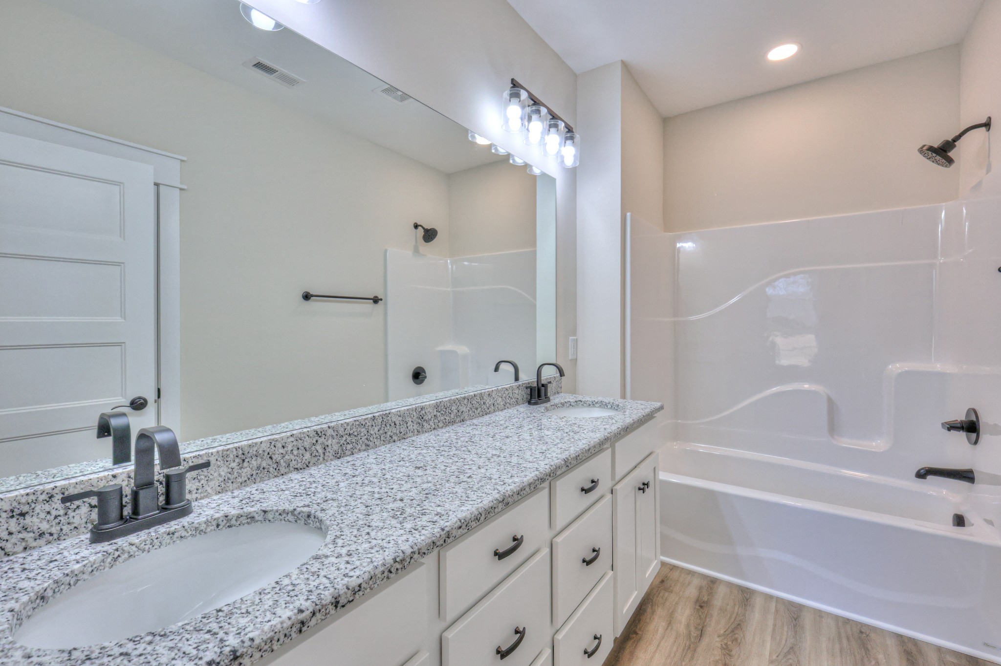 2240 Eugene Reed Road Property Photo 13