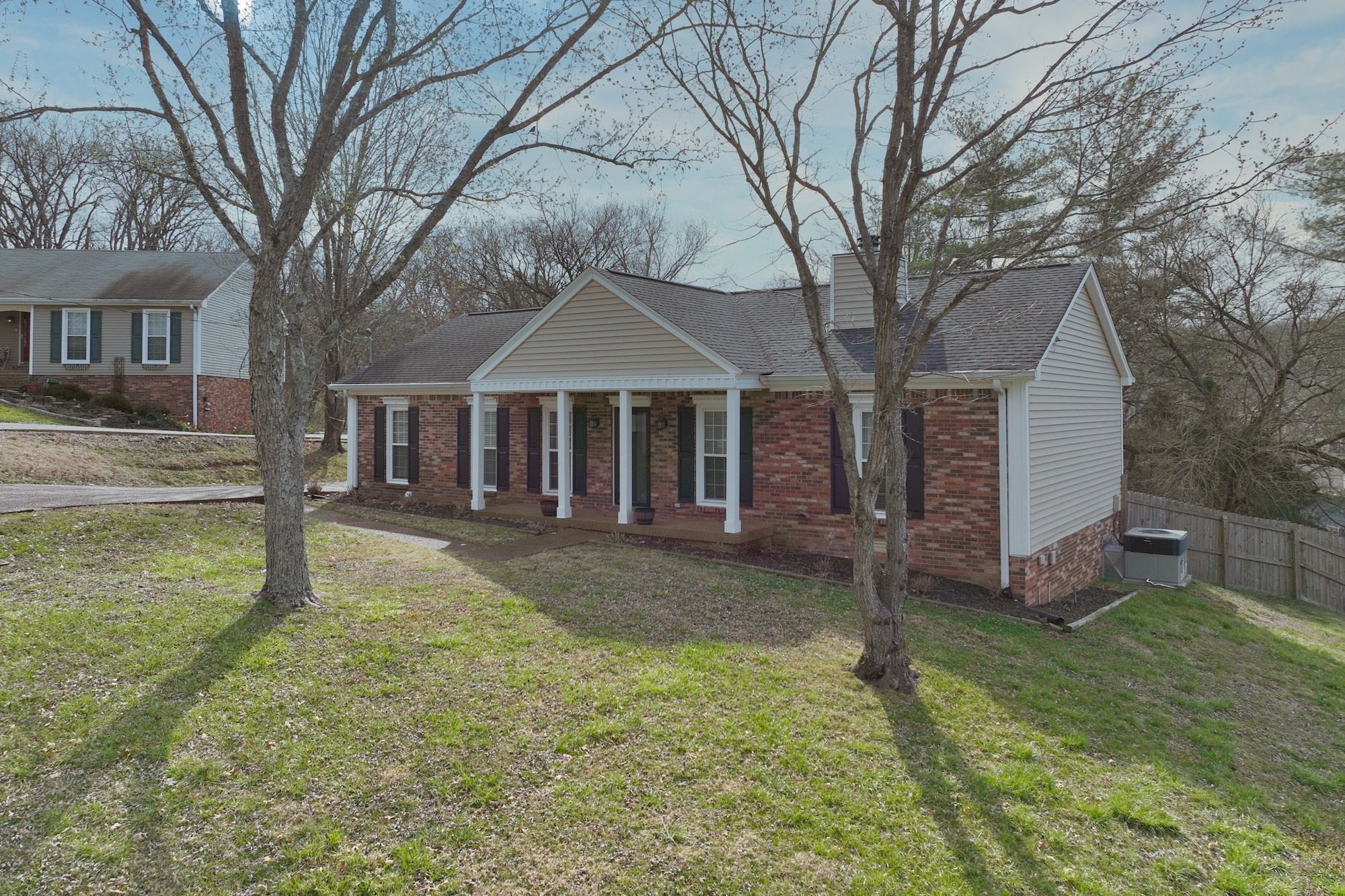 1104 Blythe Ct, E Property Photo 1