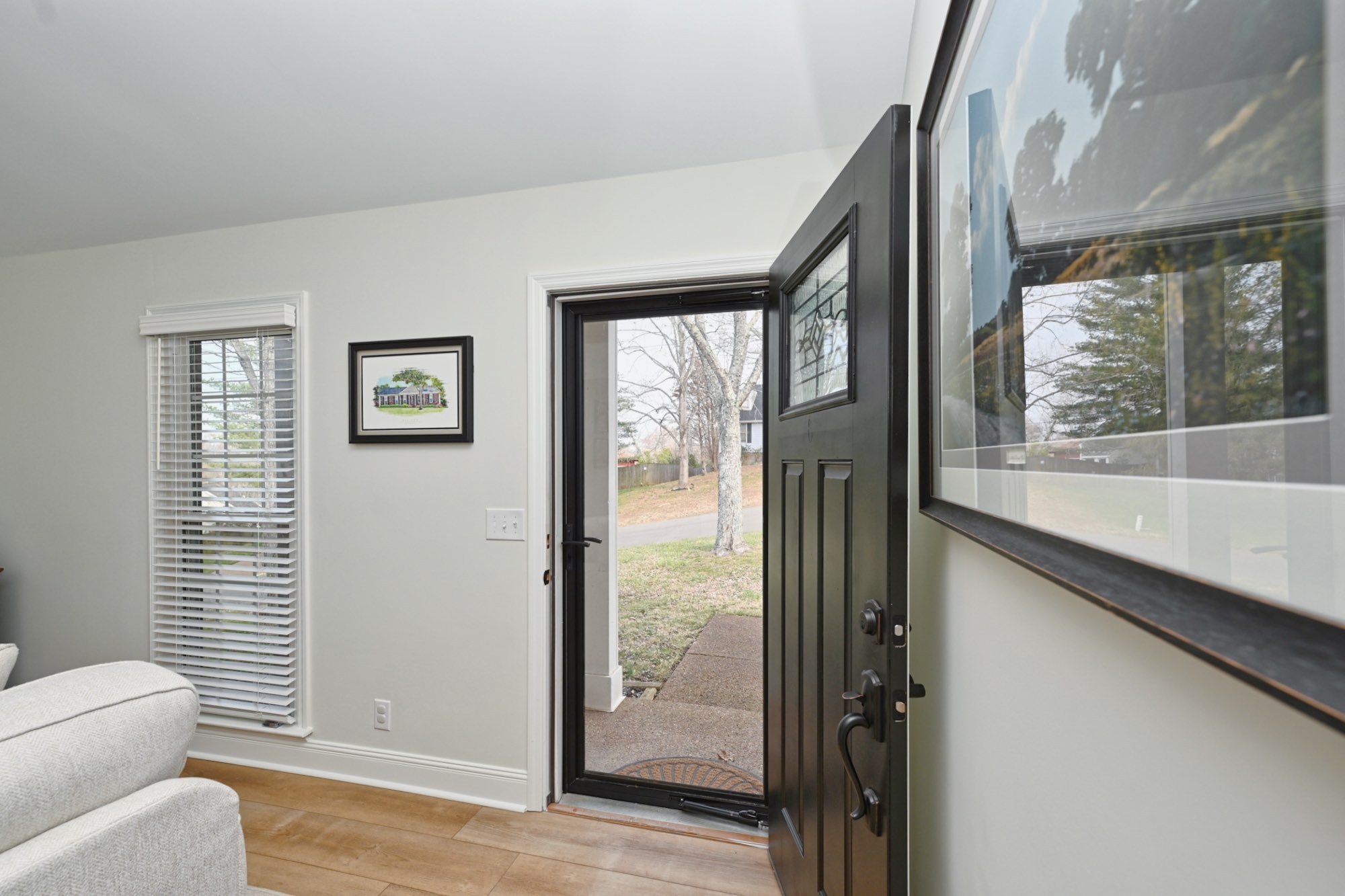1104 Blythe Ct, E Property Photo 5