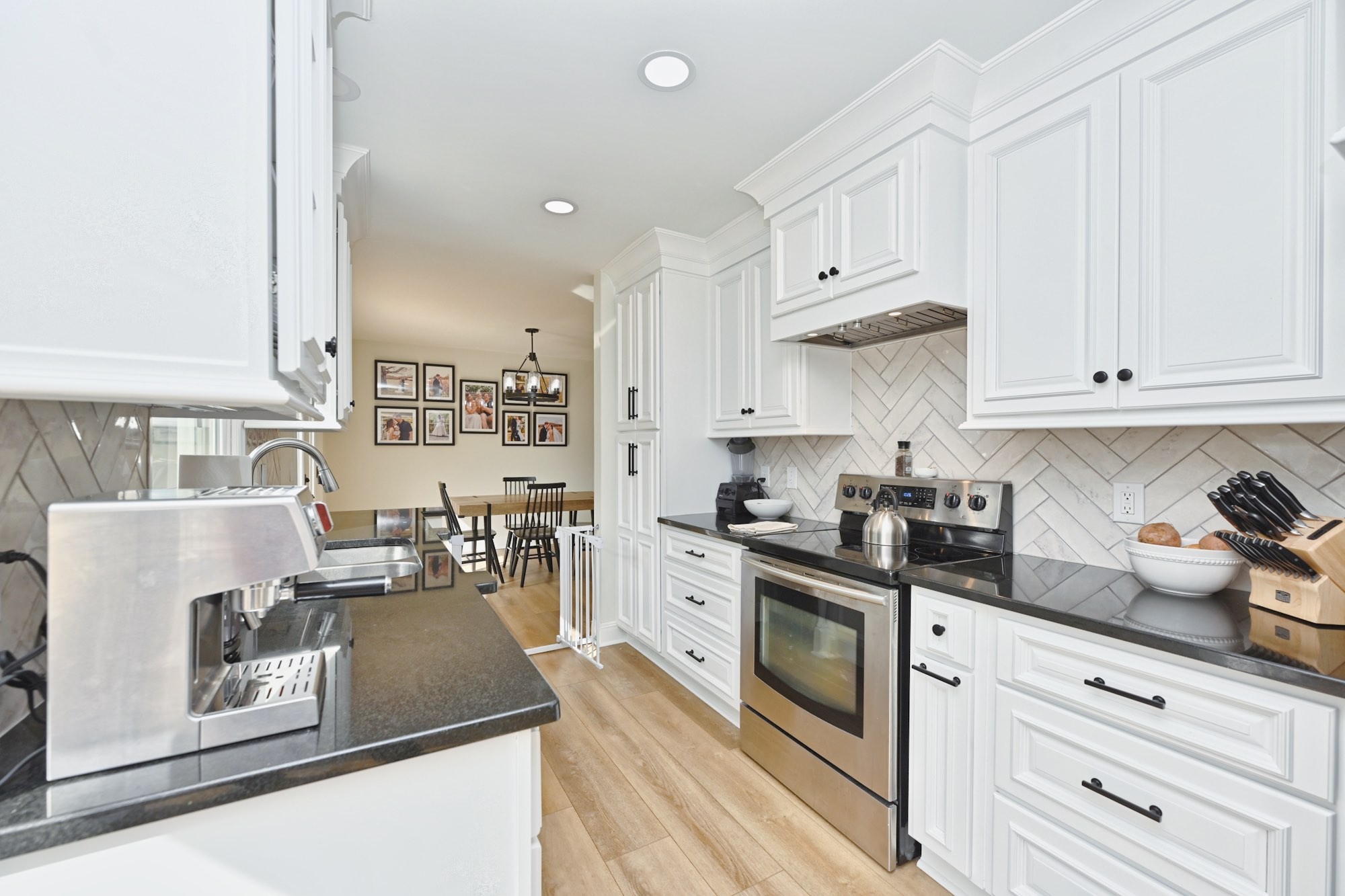 1104 Blythe Ct, E Property Photo 23