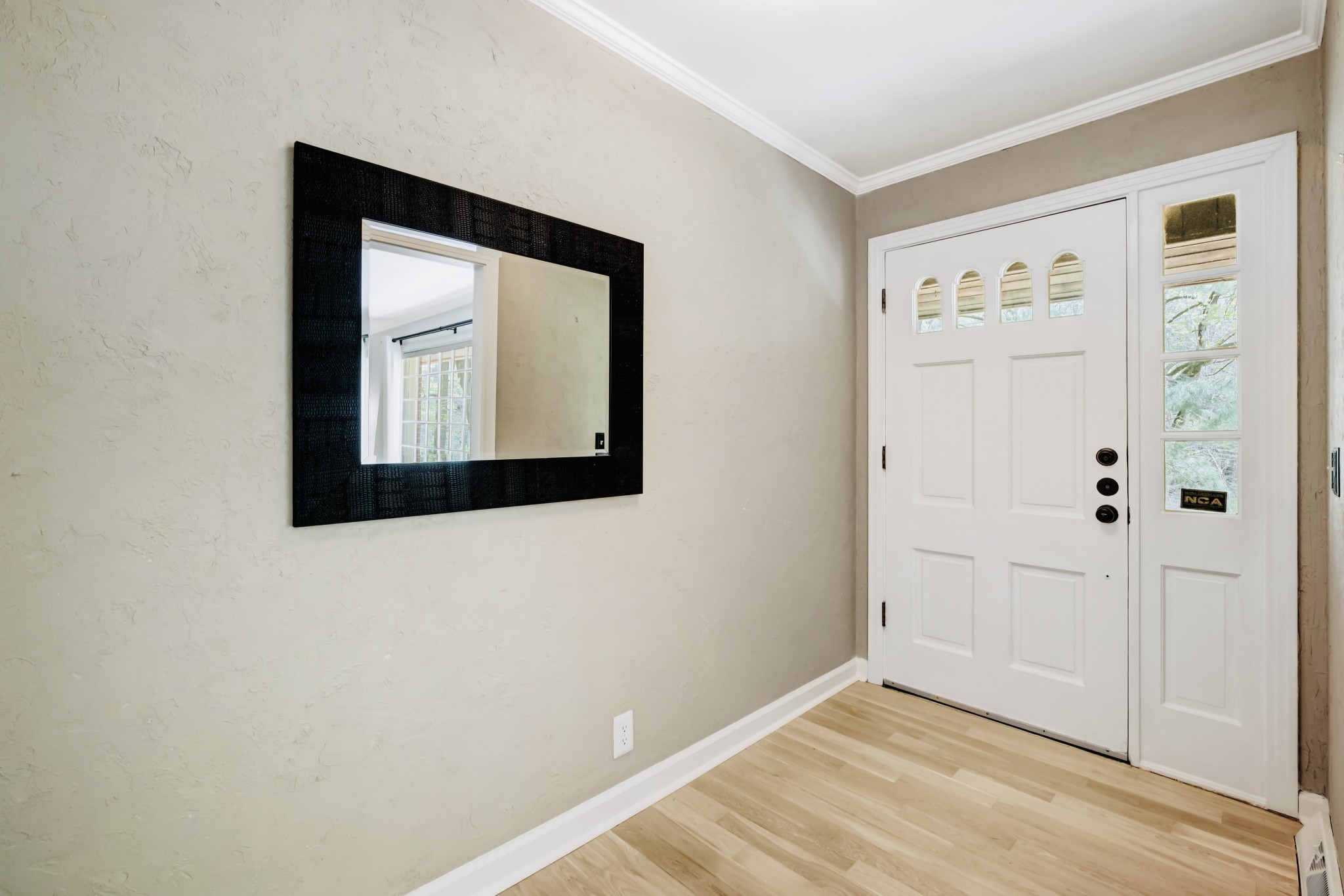 6612 Rolling Fork Drive Property Photo 8