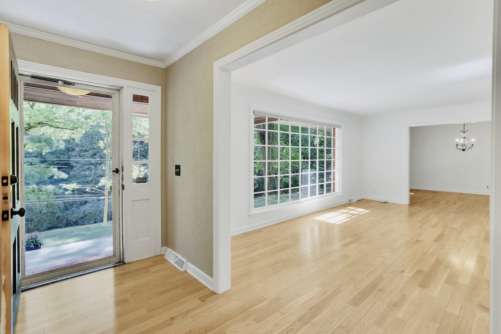 6612 Rolling Fork Drive Property Photo 9