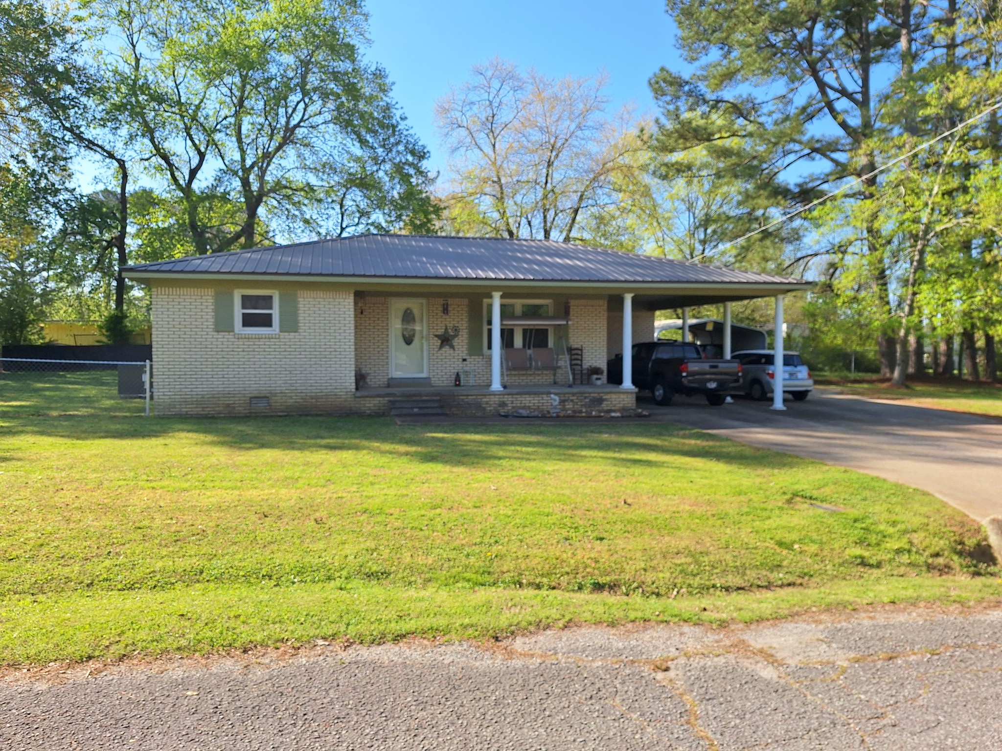 284 Jones St Property Photo