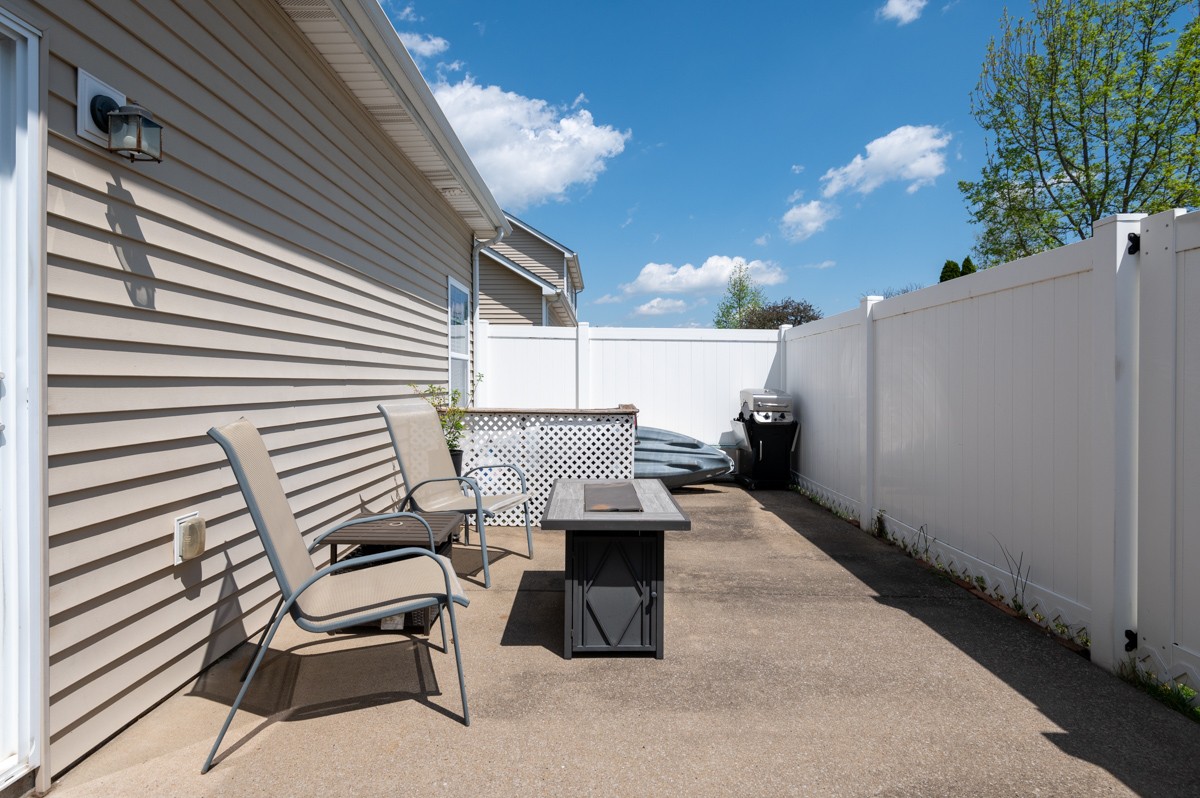 2115 Calydon Ct Property Photo 9