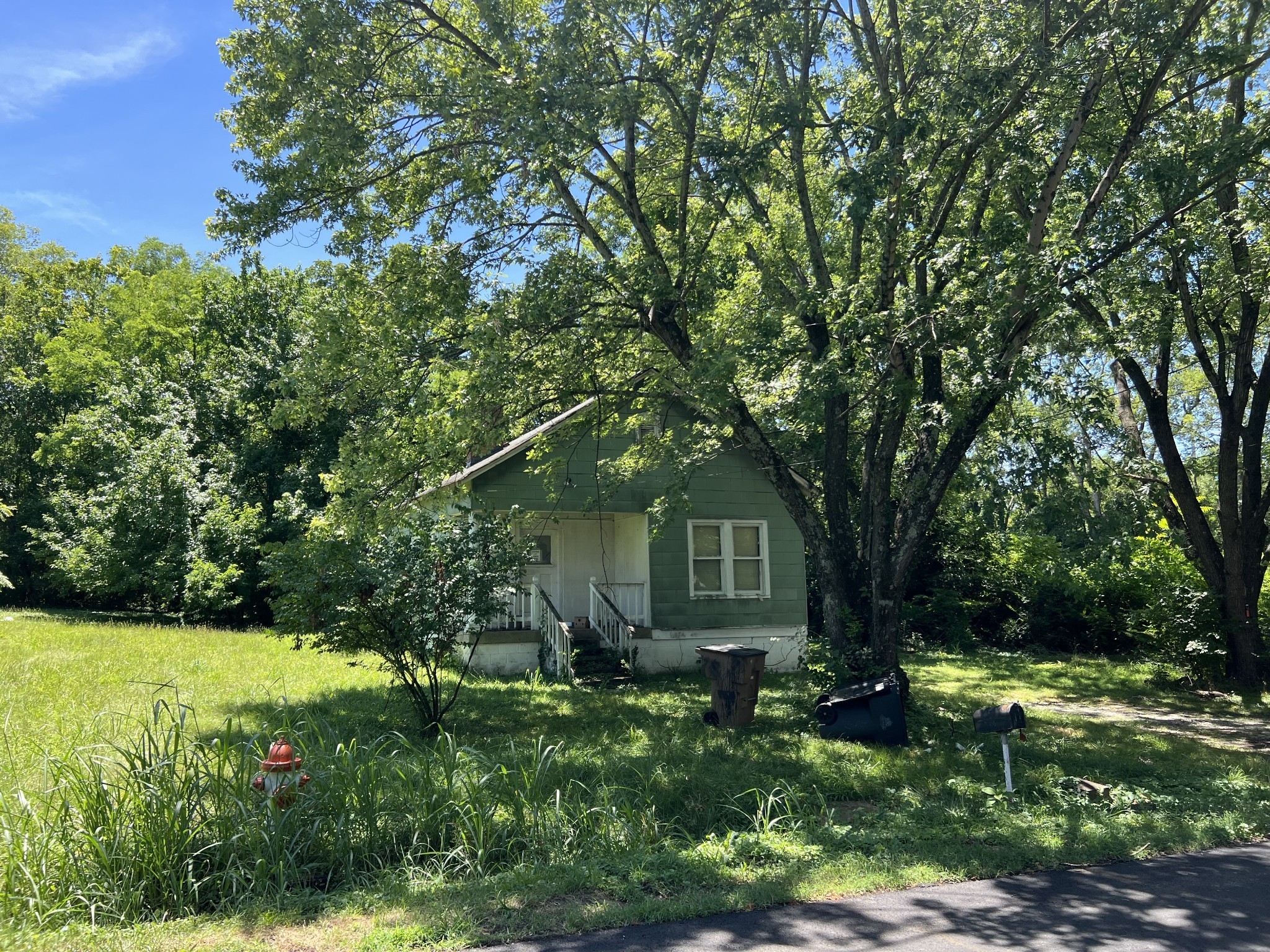 716 Gillock St Property Photo