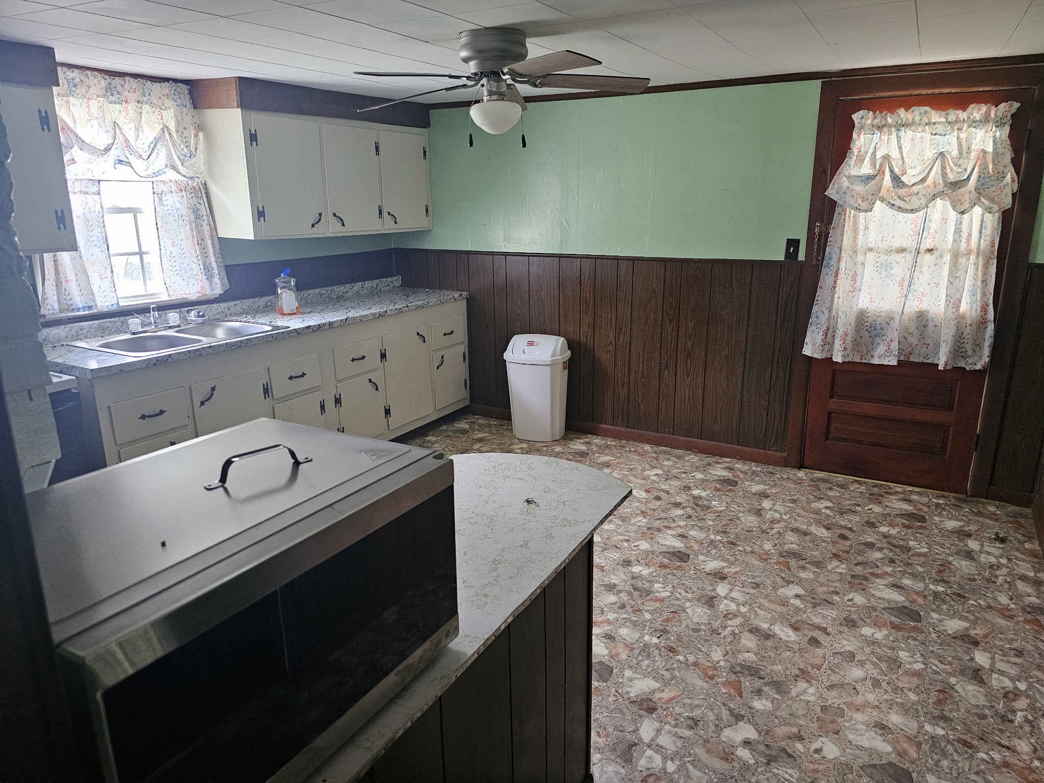 219 Vine Cir Property Photo 4