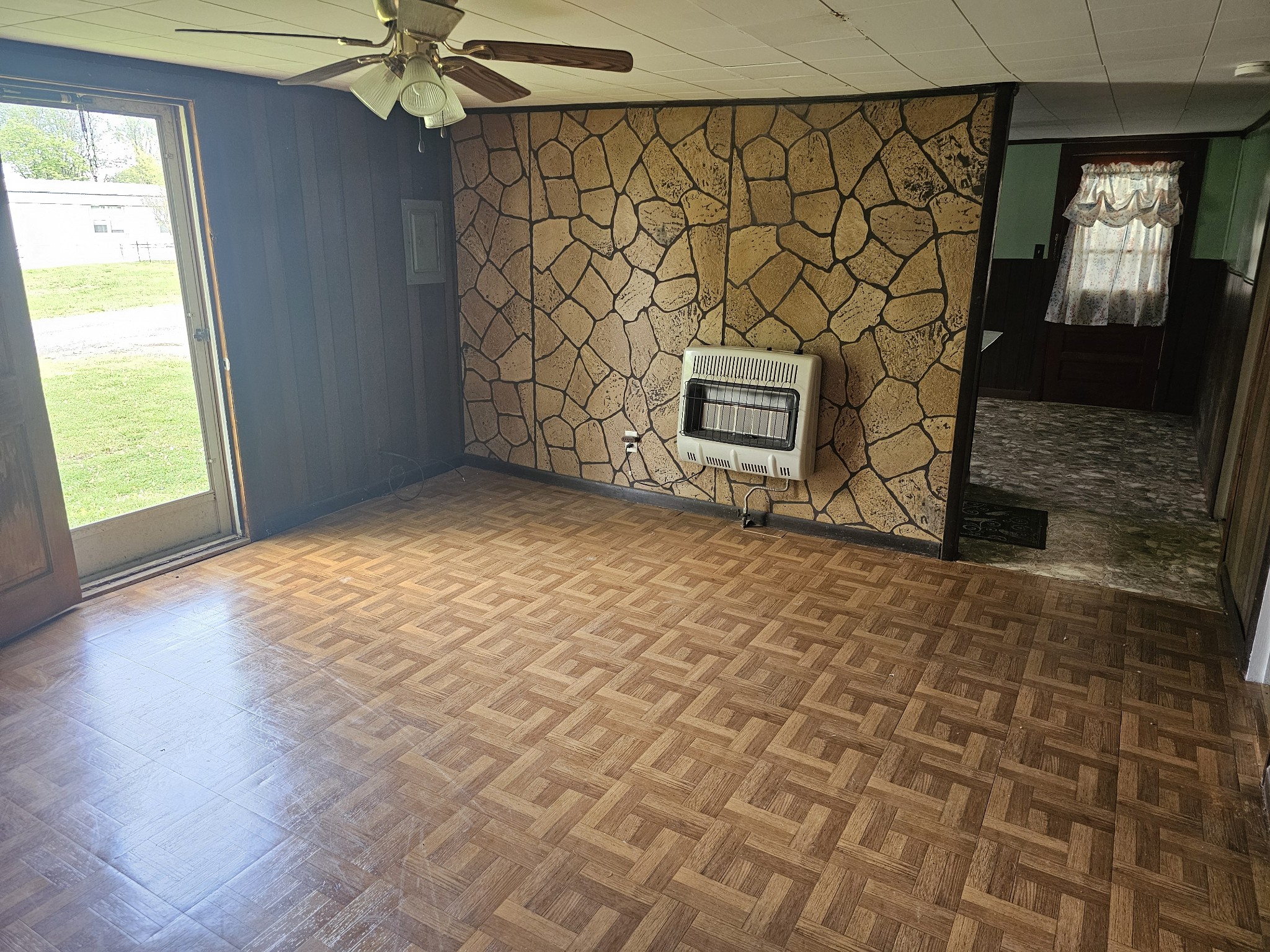 219 Vine Cir Property Photo 6