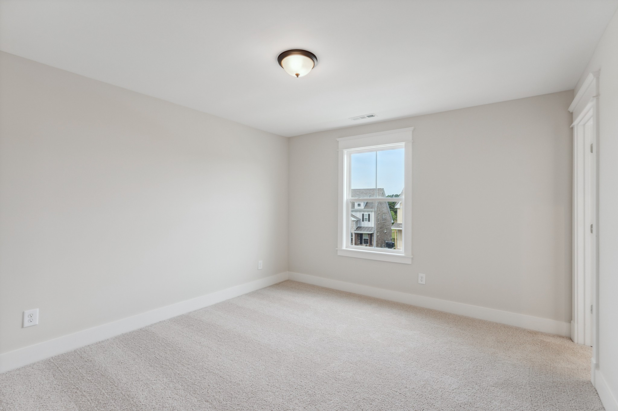 7930 Pine St Property Photo 17