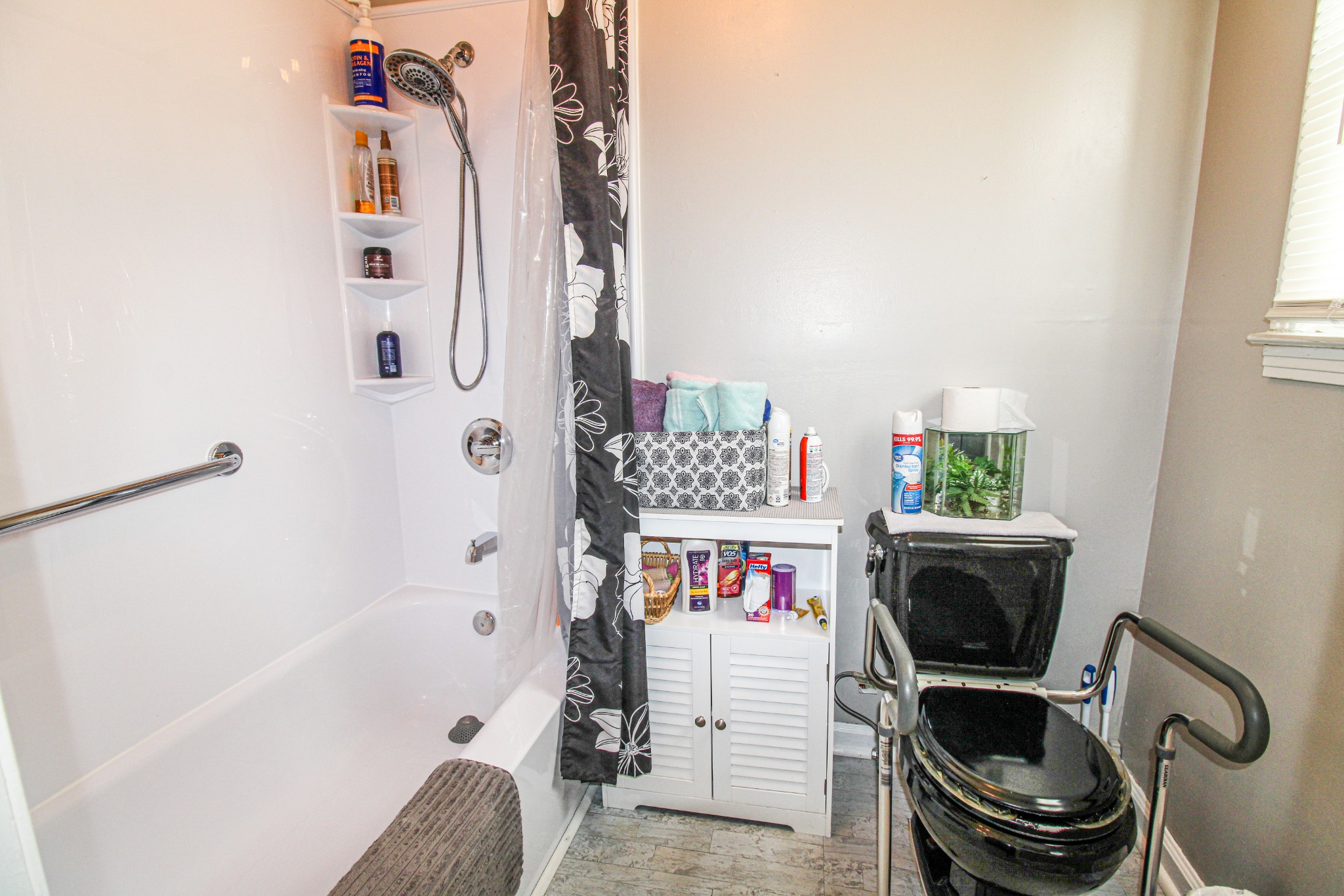 222 Cunningham Ln Property Photo 17