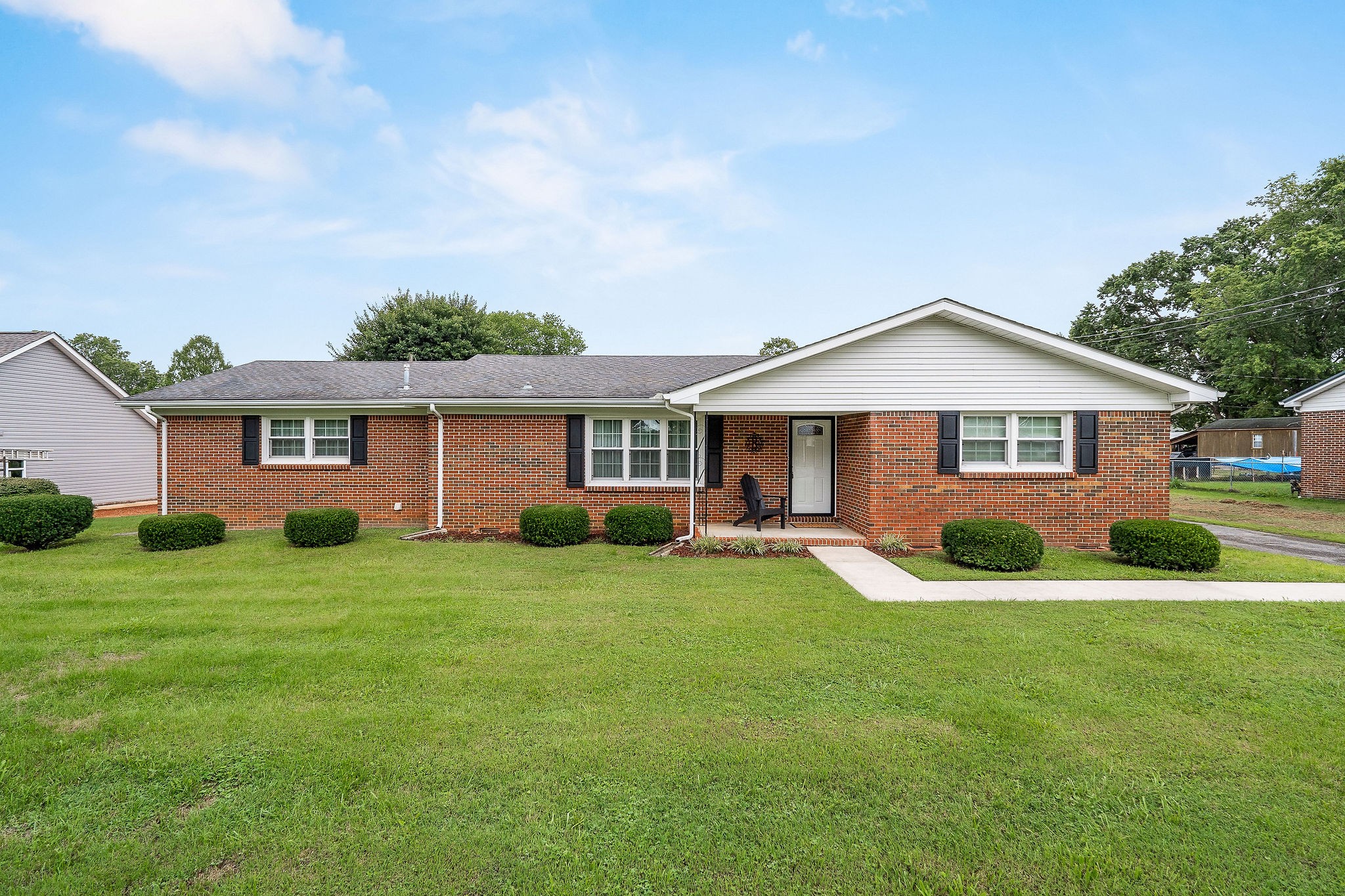 206 Moss Dr Property Photo