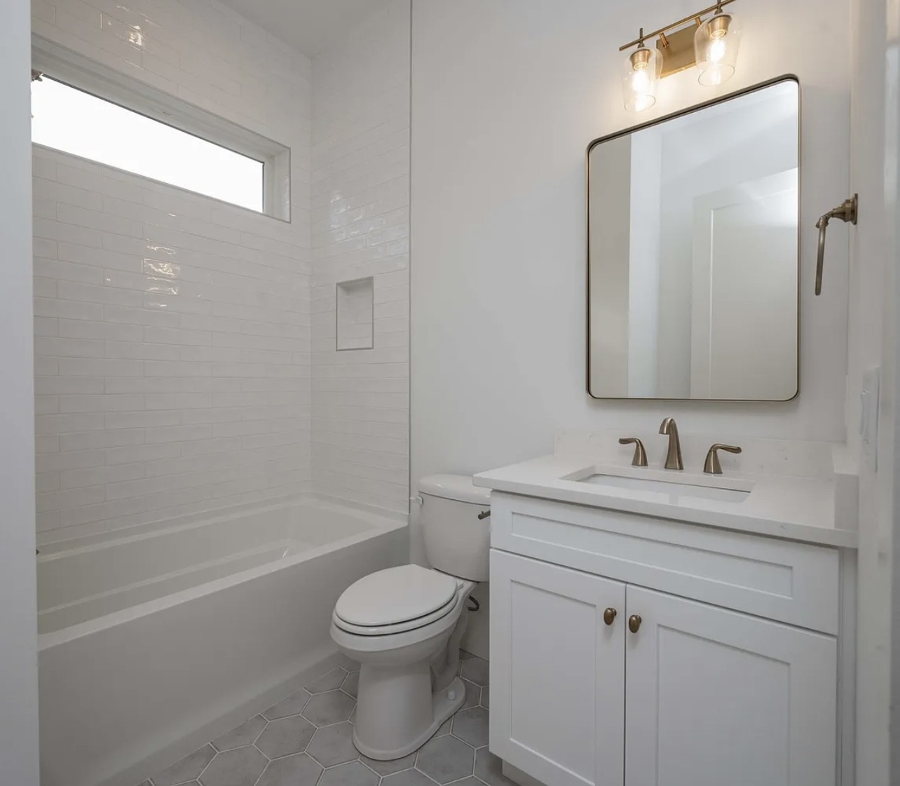 1019 Glasgow Dr Property Photo 21