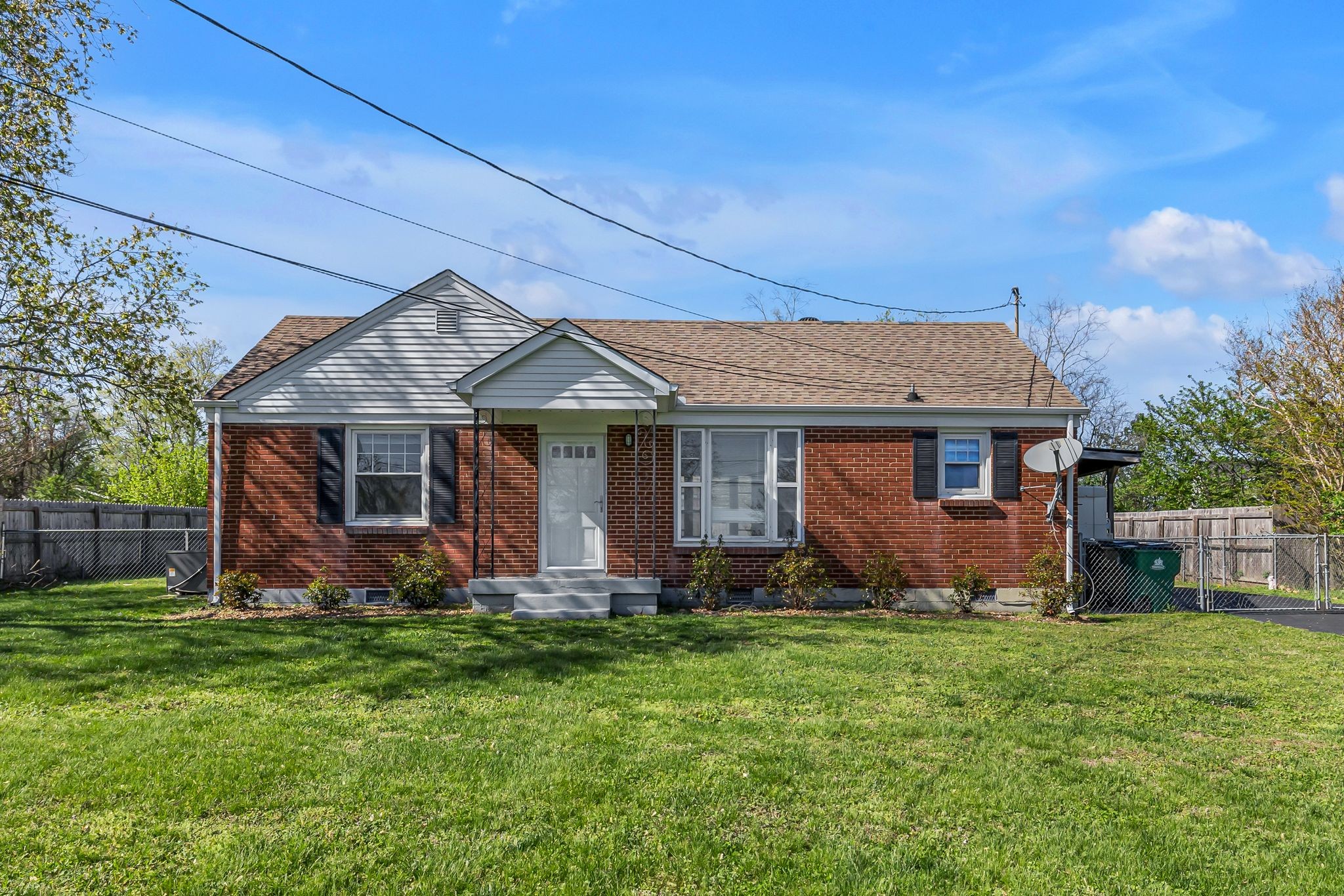2322 Maplecrest Dr Property Photo
