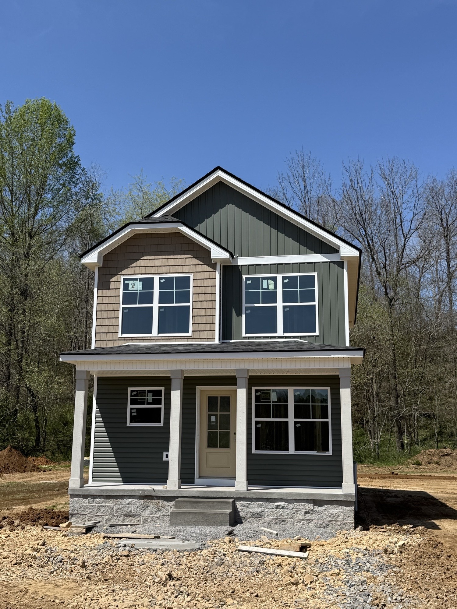 154 Village Dr Property Photo