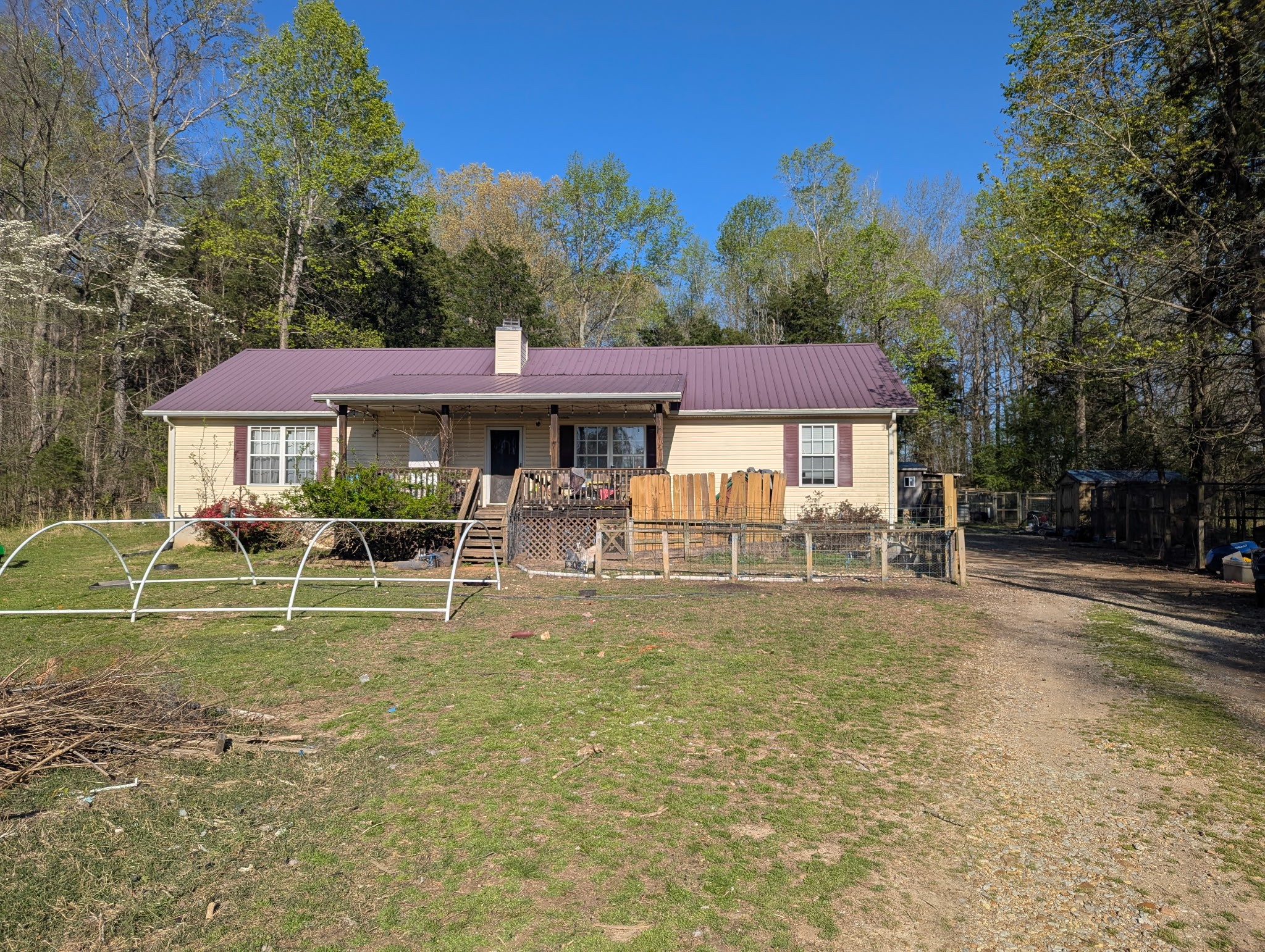 3755 Possum Hollow Rd Property Photo