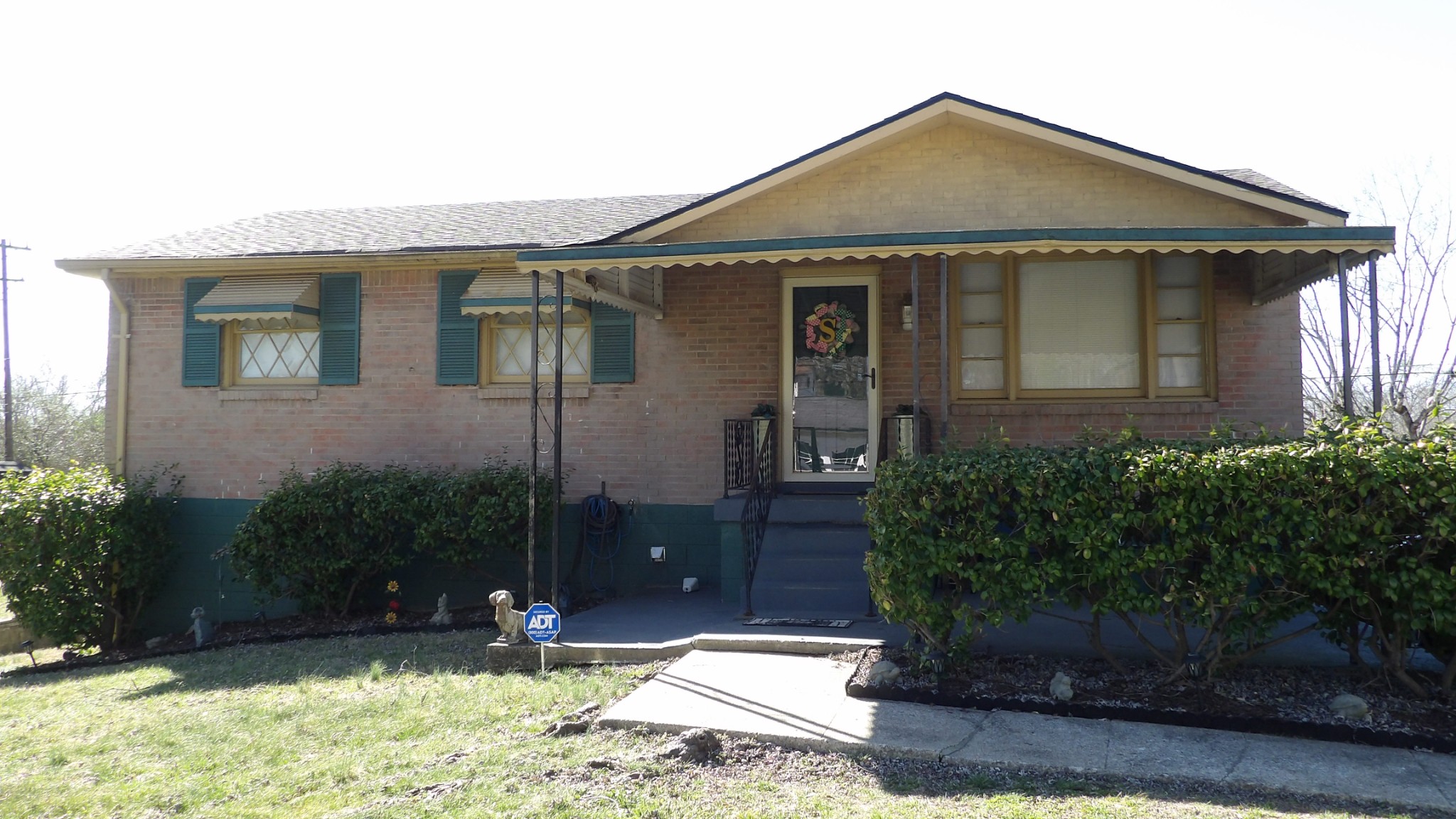 709 Perry Dr Property Photo