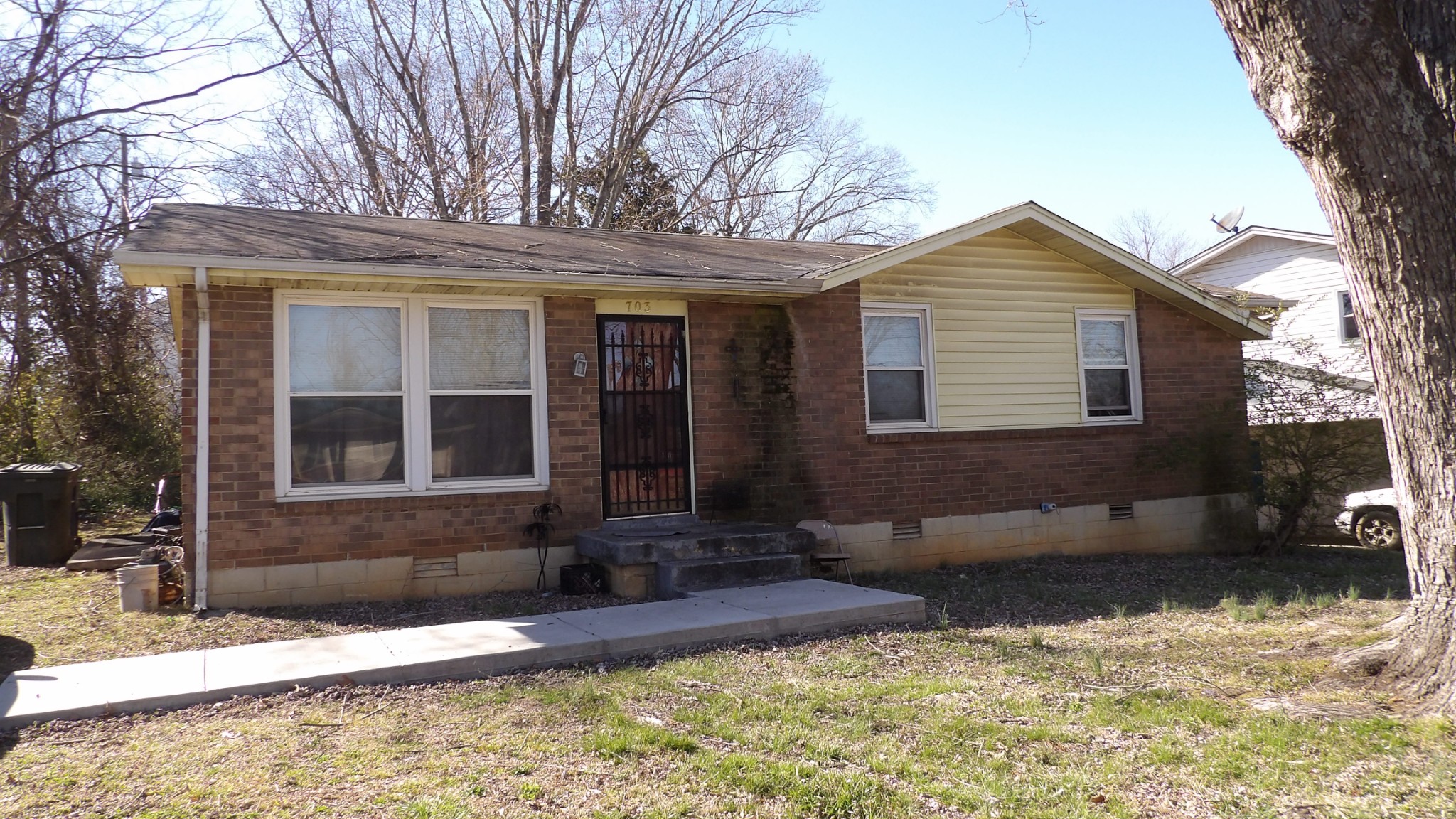 703 Hayes St Property Photo