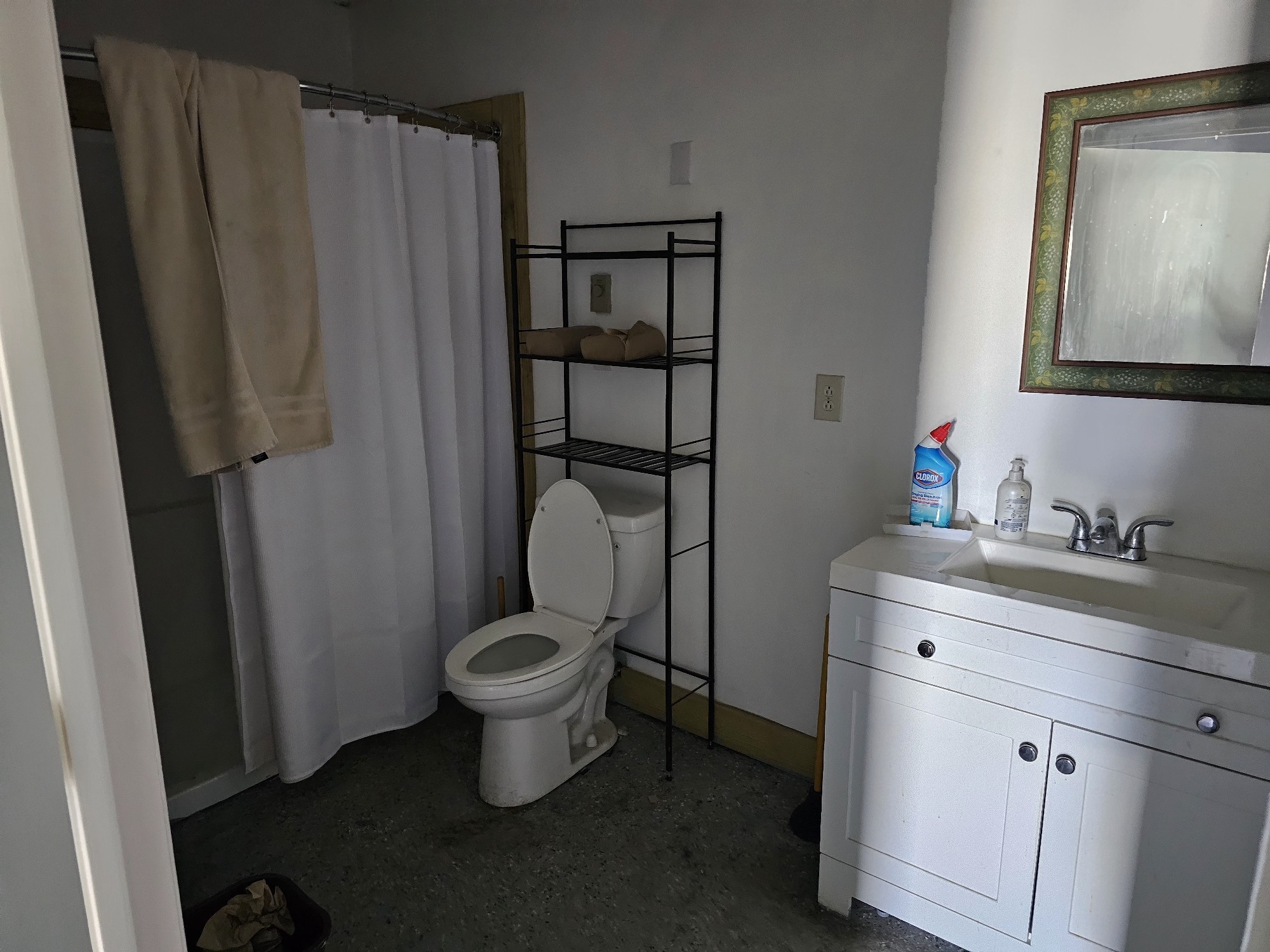 1300a S Dickerson Rd Property Photo 22