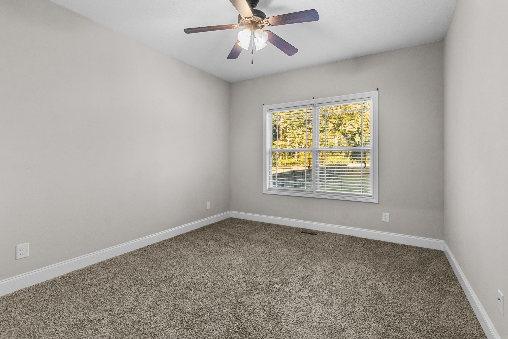 1631 Ellie Piper Cir Property Photo 22