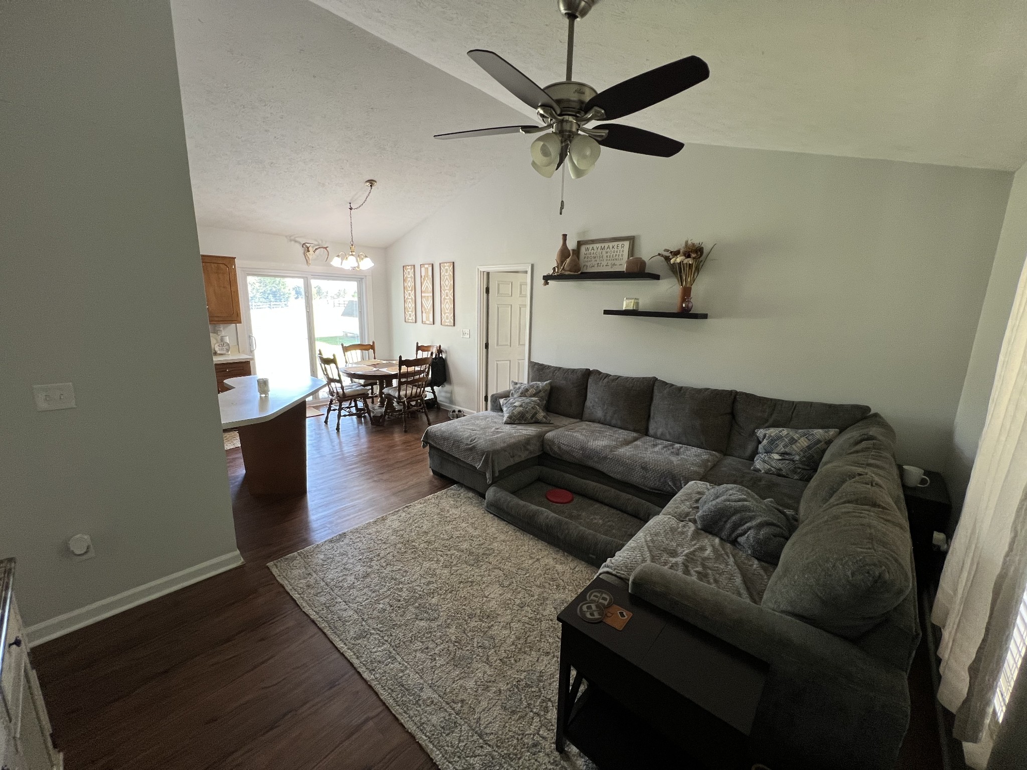1835 Rogers Ln Property Photo 5