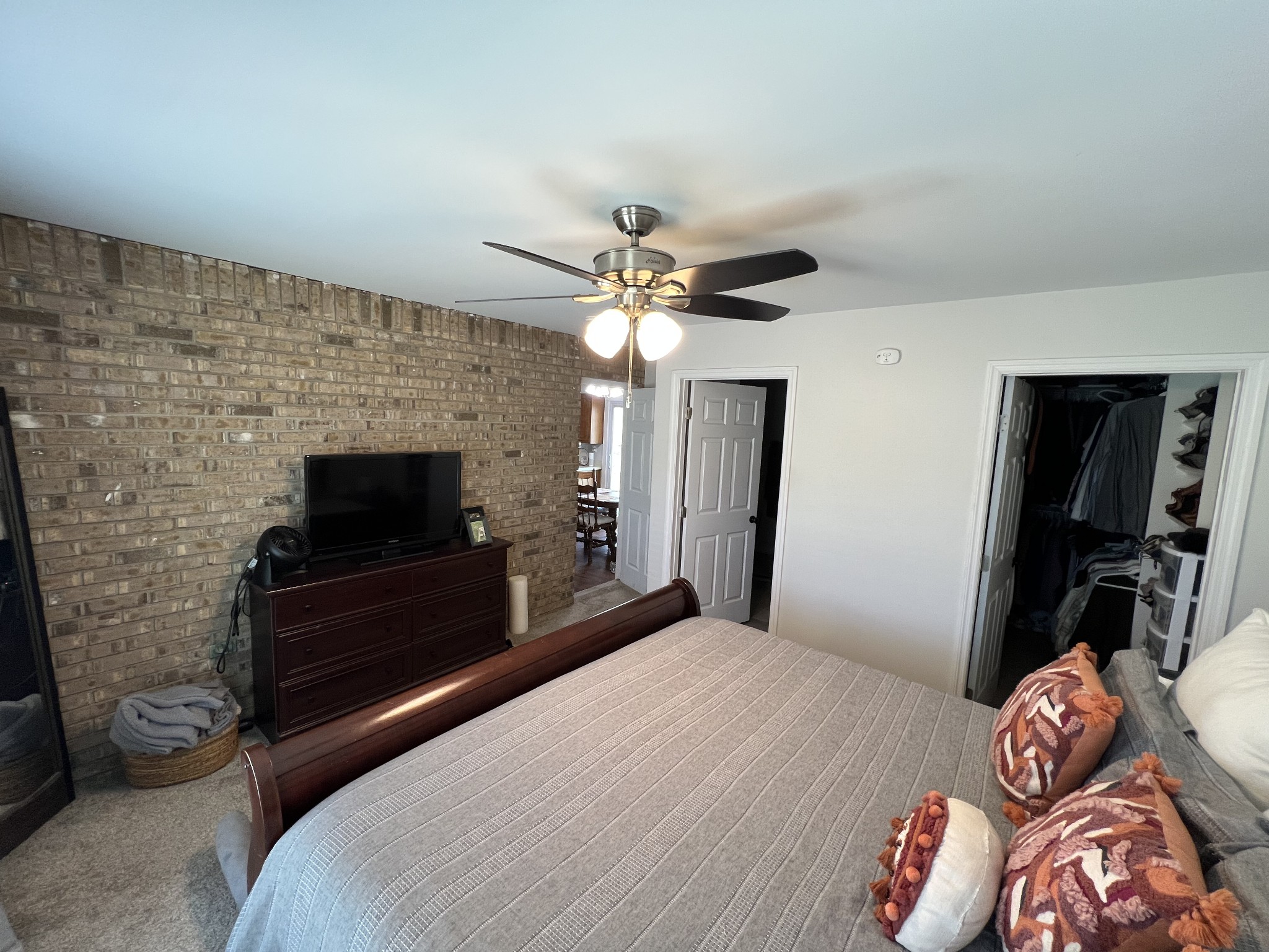 1835 Rogers Ln Property Photo 7