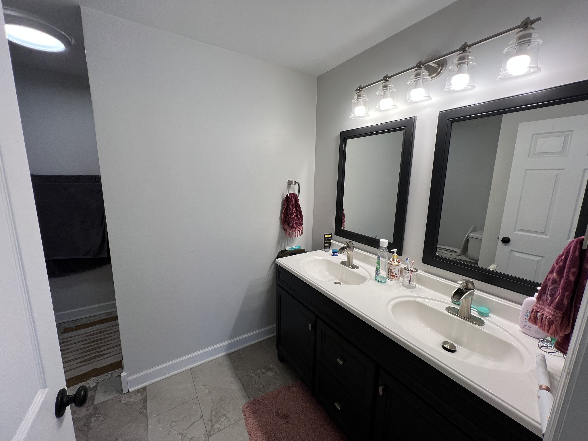1835 Rogers Ln Property Photo 8