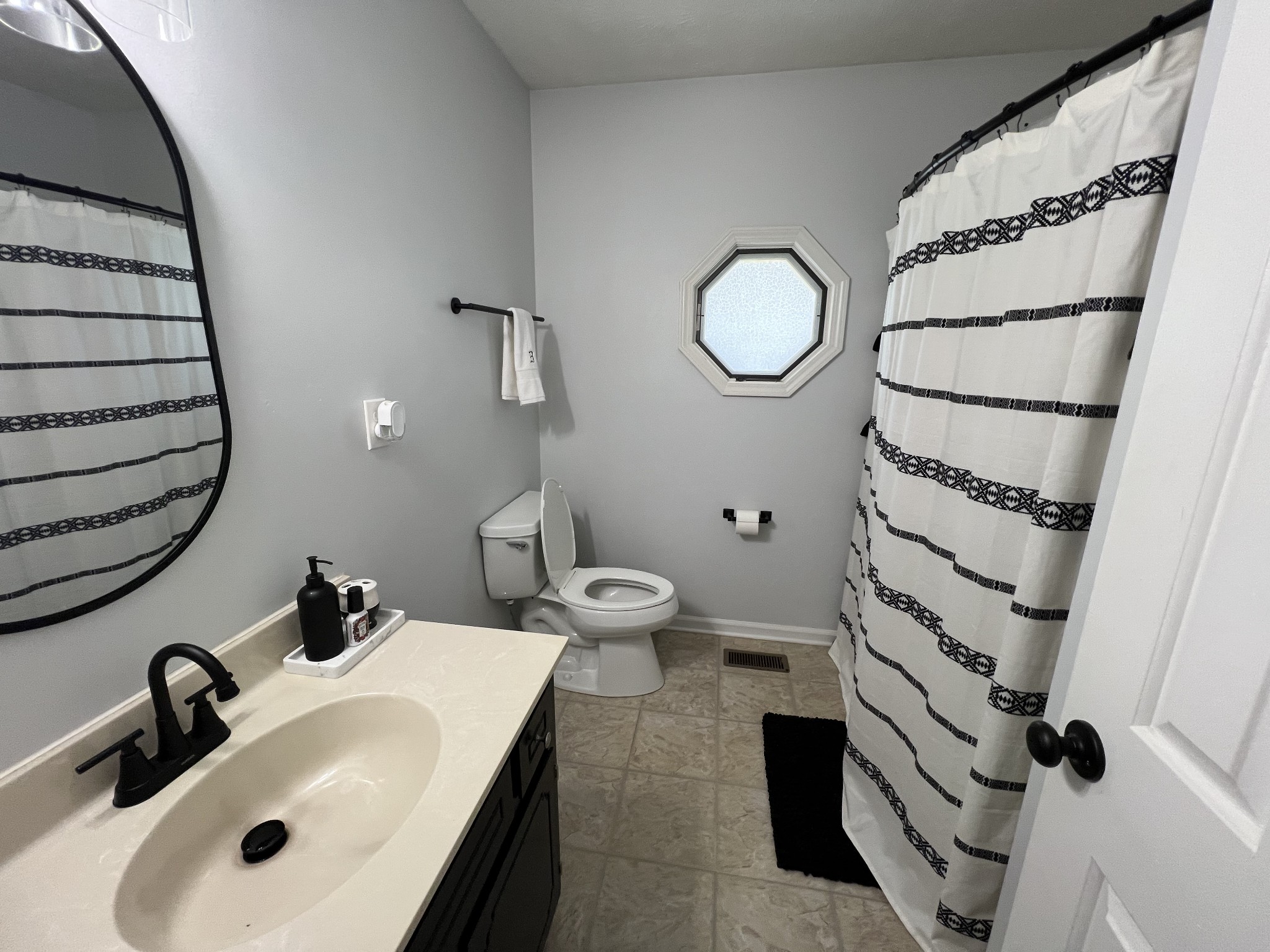 1835 Rogers Ln Property Photo 12