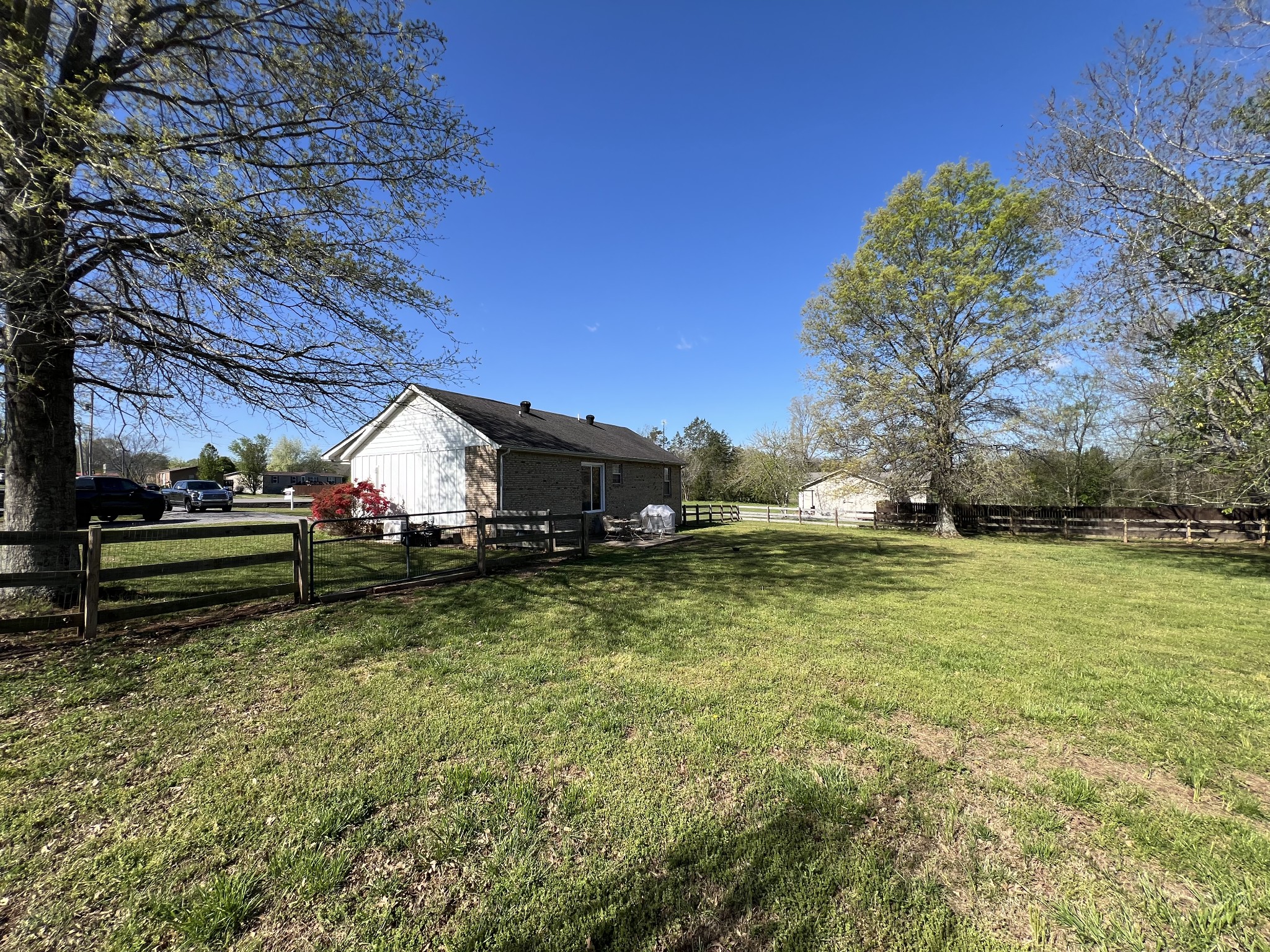 1835 Rogers Ln Property Photo 14