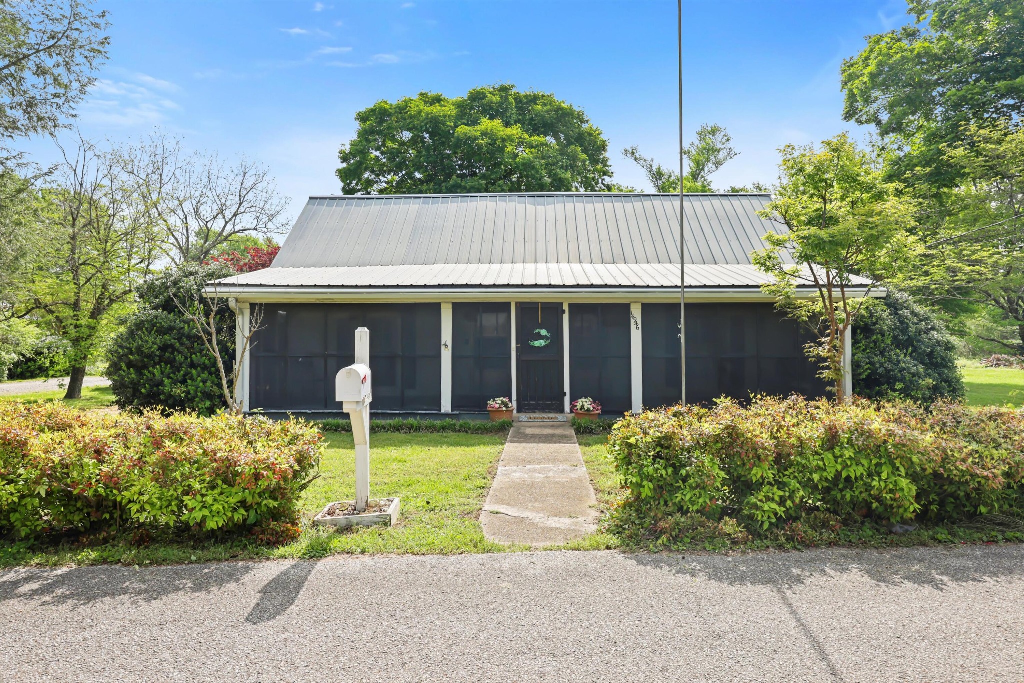 Sale Creek Real Estate Listings Main Image