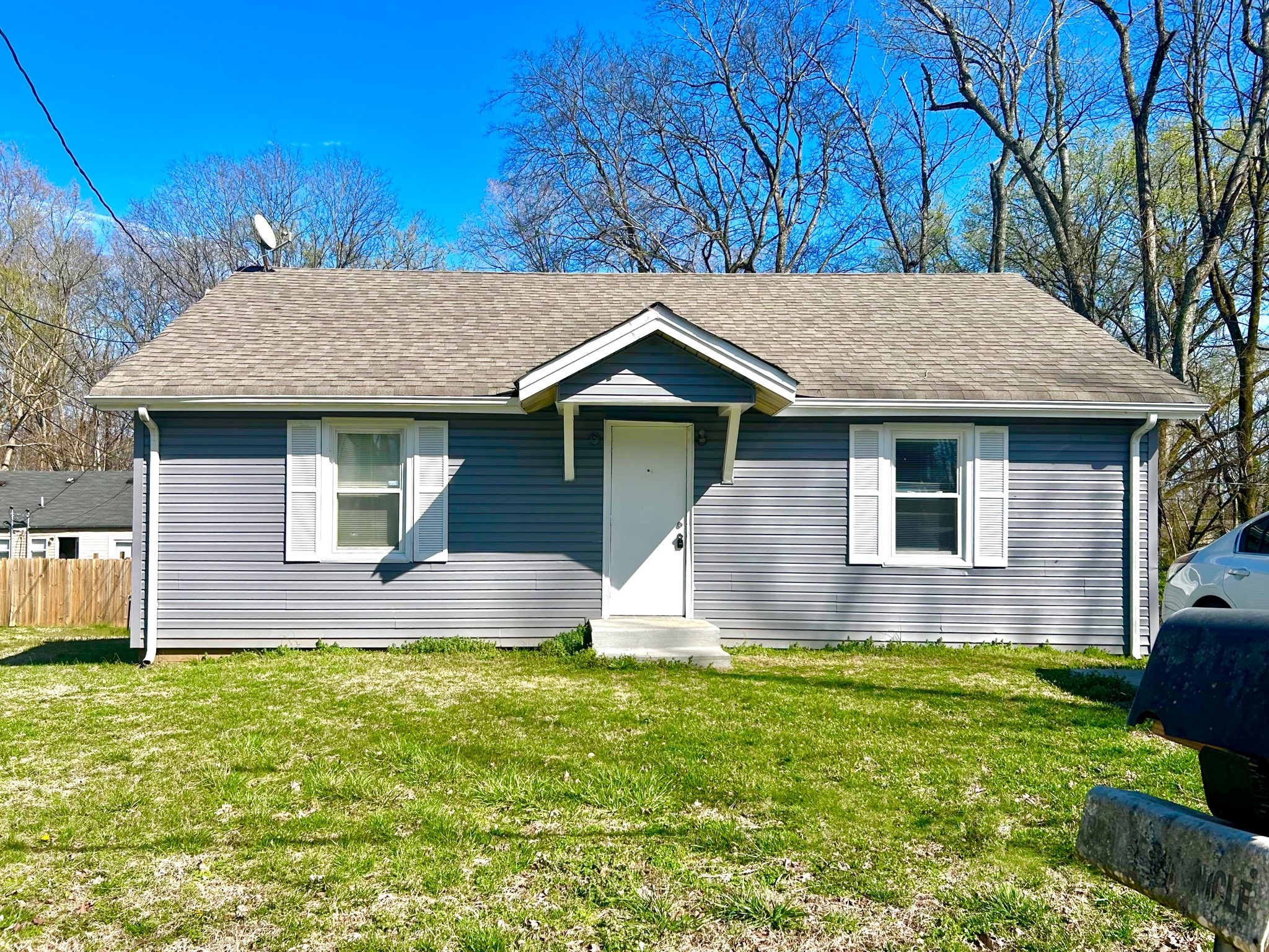 411 Oak St Property Photo 1
