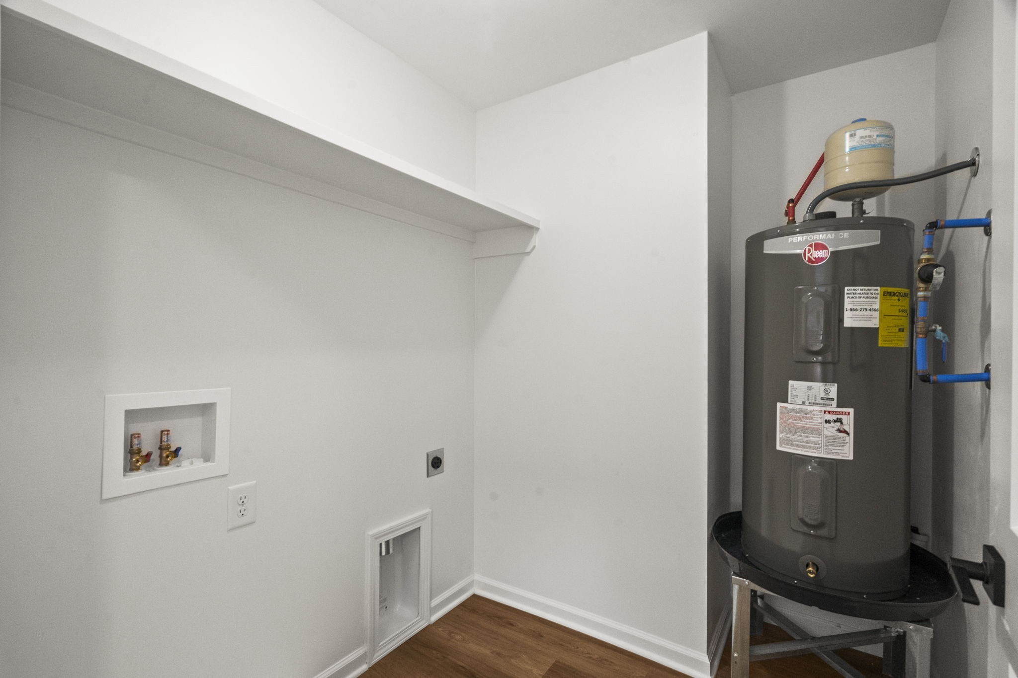 109b Rayon Dr Property Photo 16