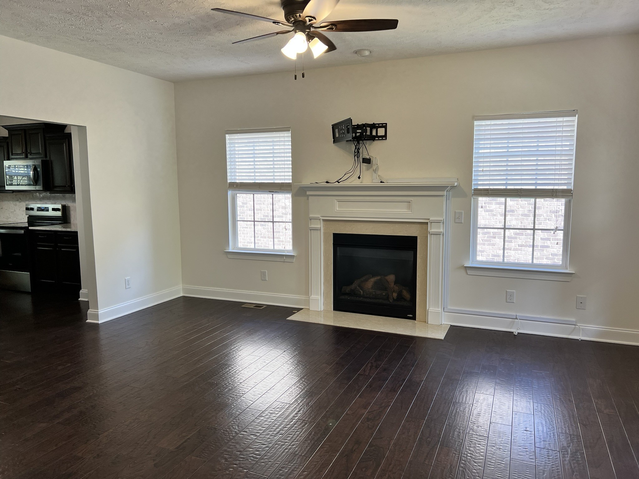 2124 Skyglen Trce Property Photo 5