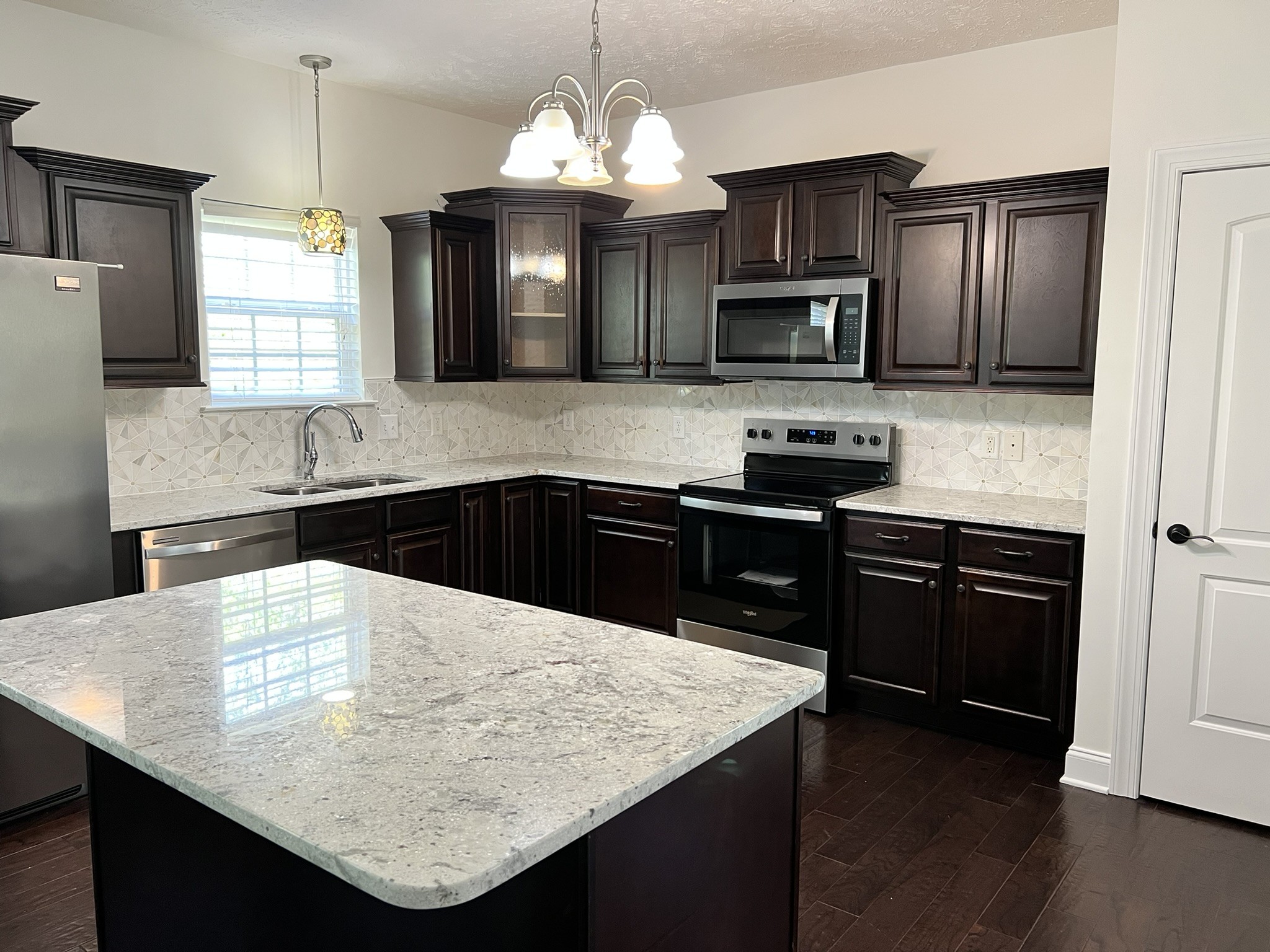 2124 Skyglen Trce Property Photo 6