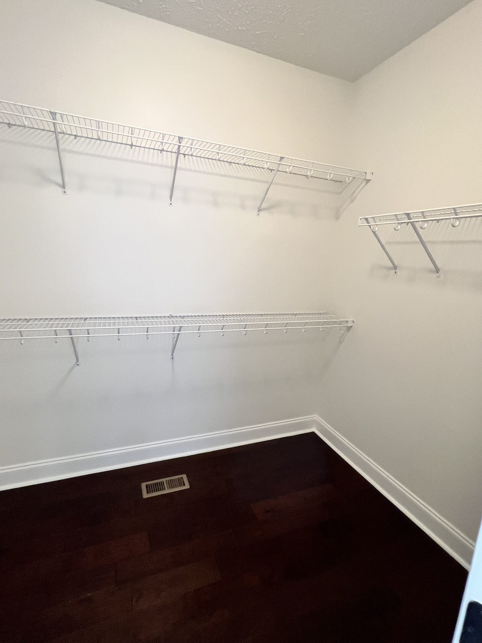 2124 Skyglen Trce Property Photo 16