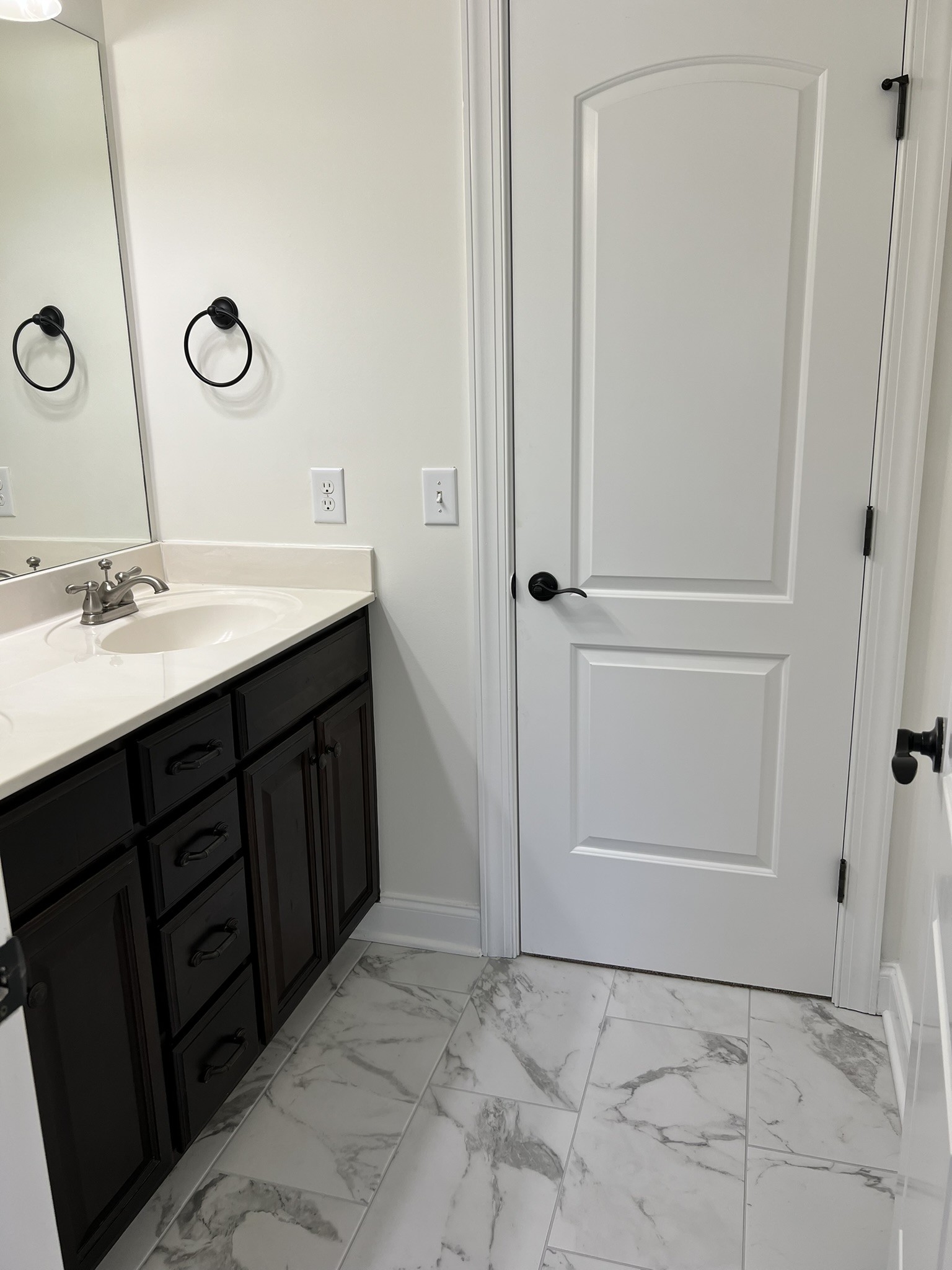2124 Skyglen Trce Property Photo 25