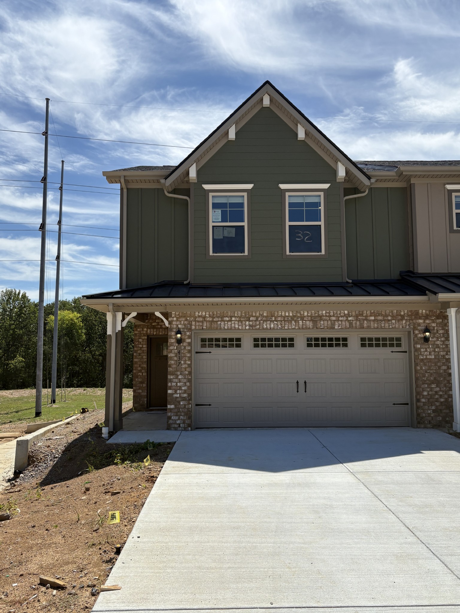 437 Slugger St Property Photo 1