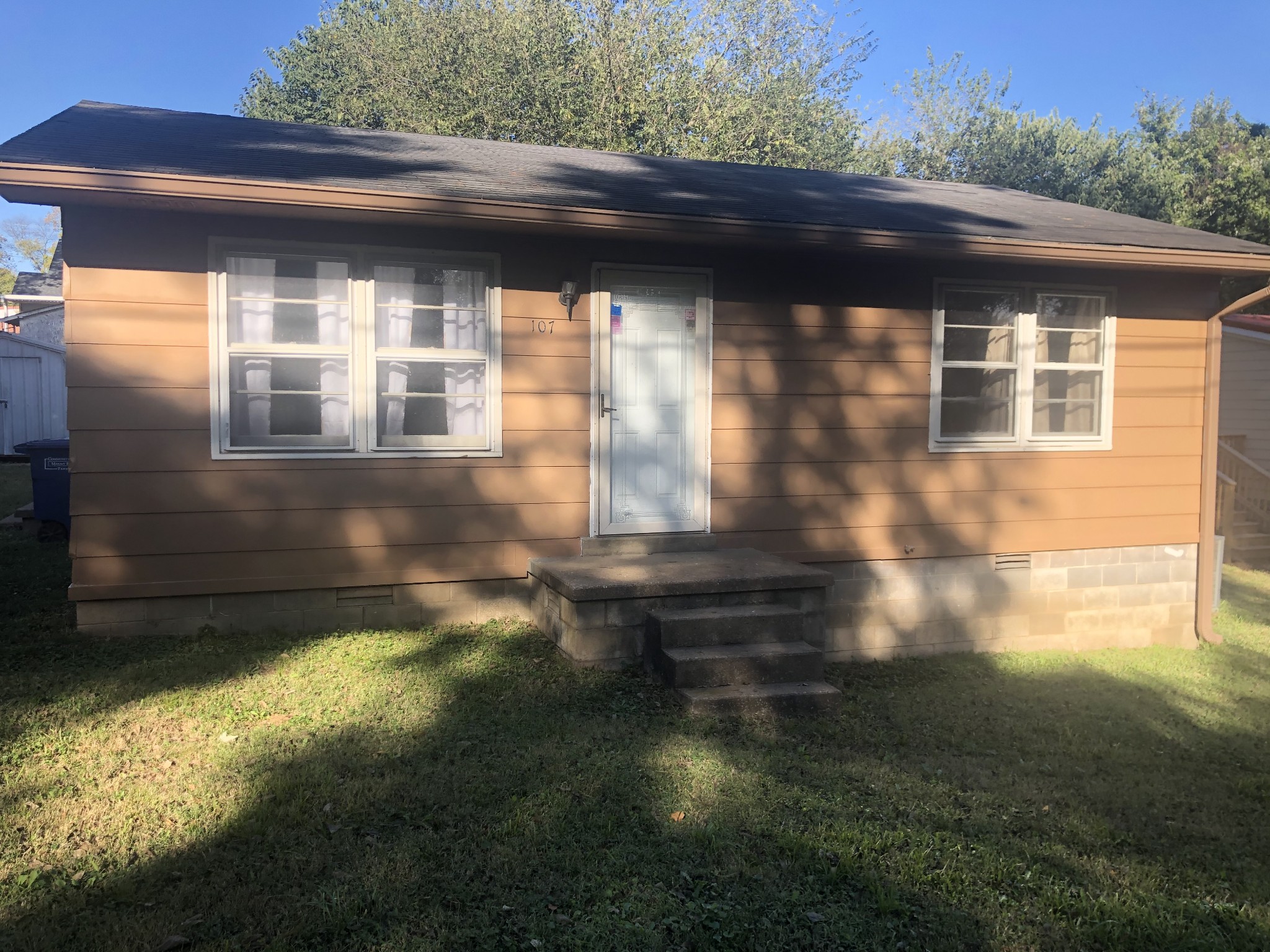 107 Brownlow St Property Photo