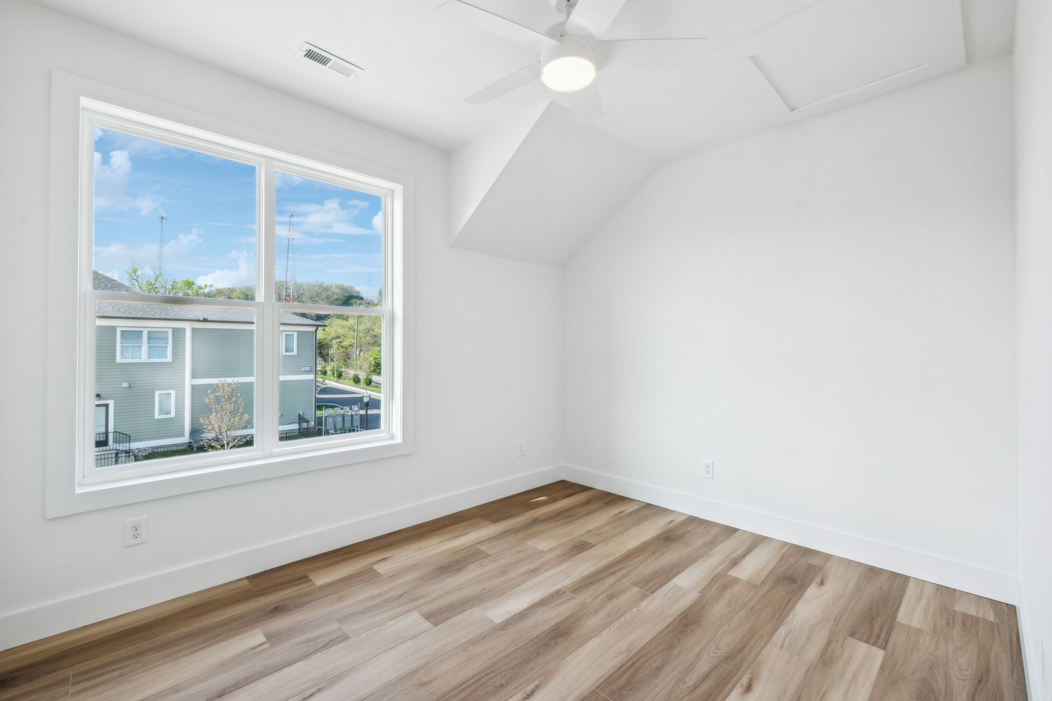 129 Stella Dr Property Photo 15