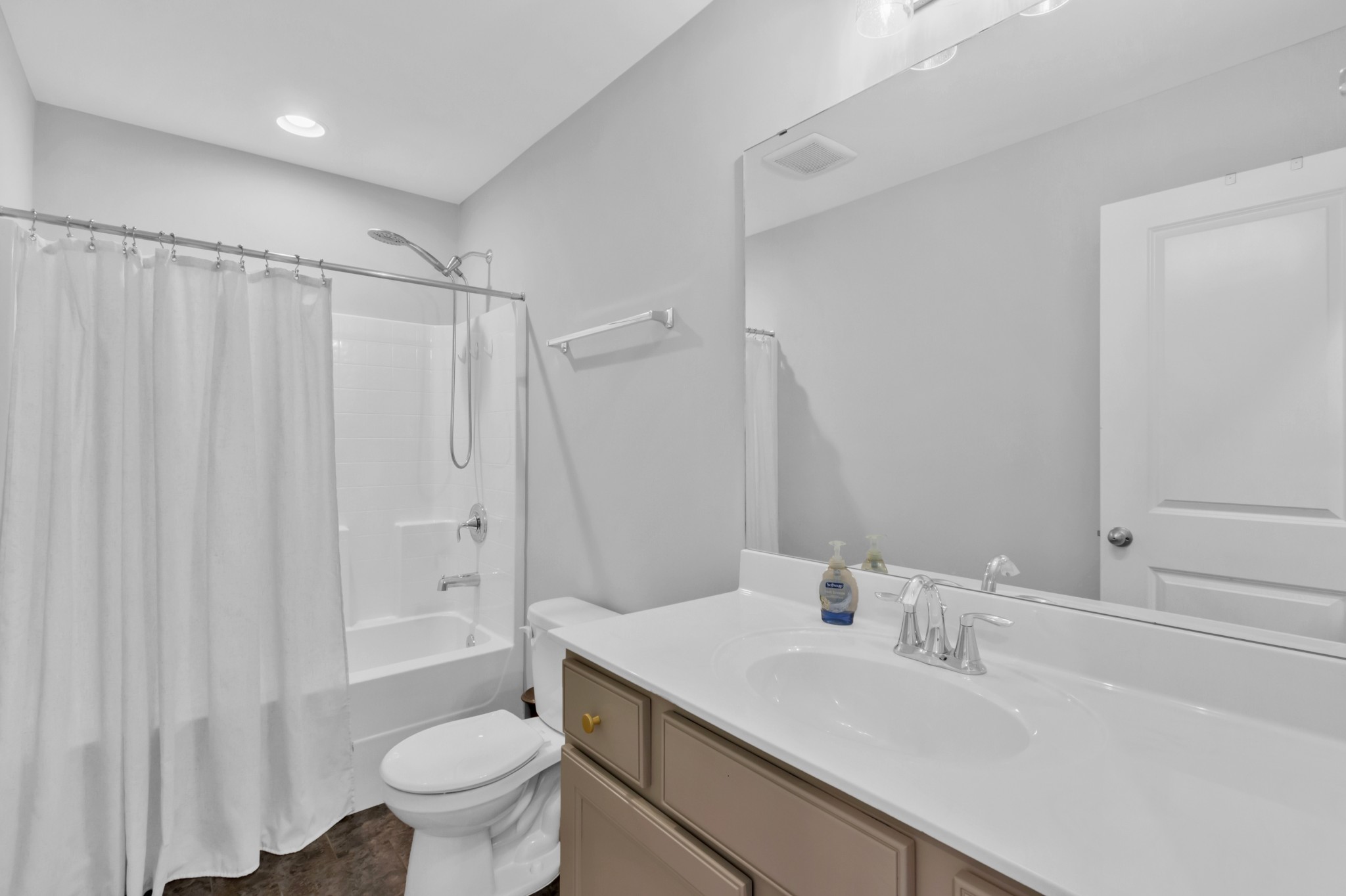 779 Newcomb St Property Photo 32