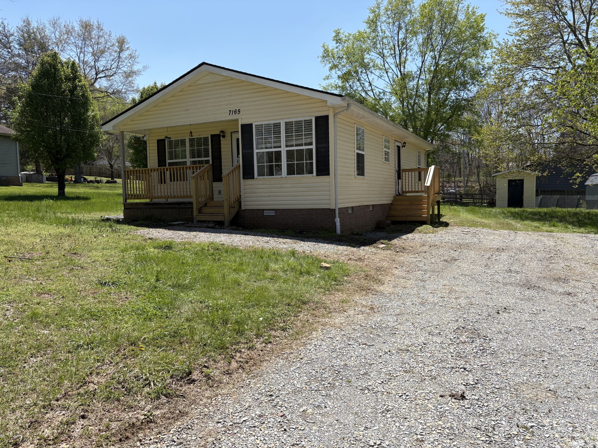 7165 New Hope Rd Property Photo