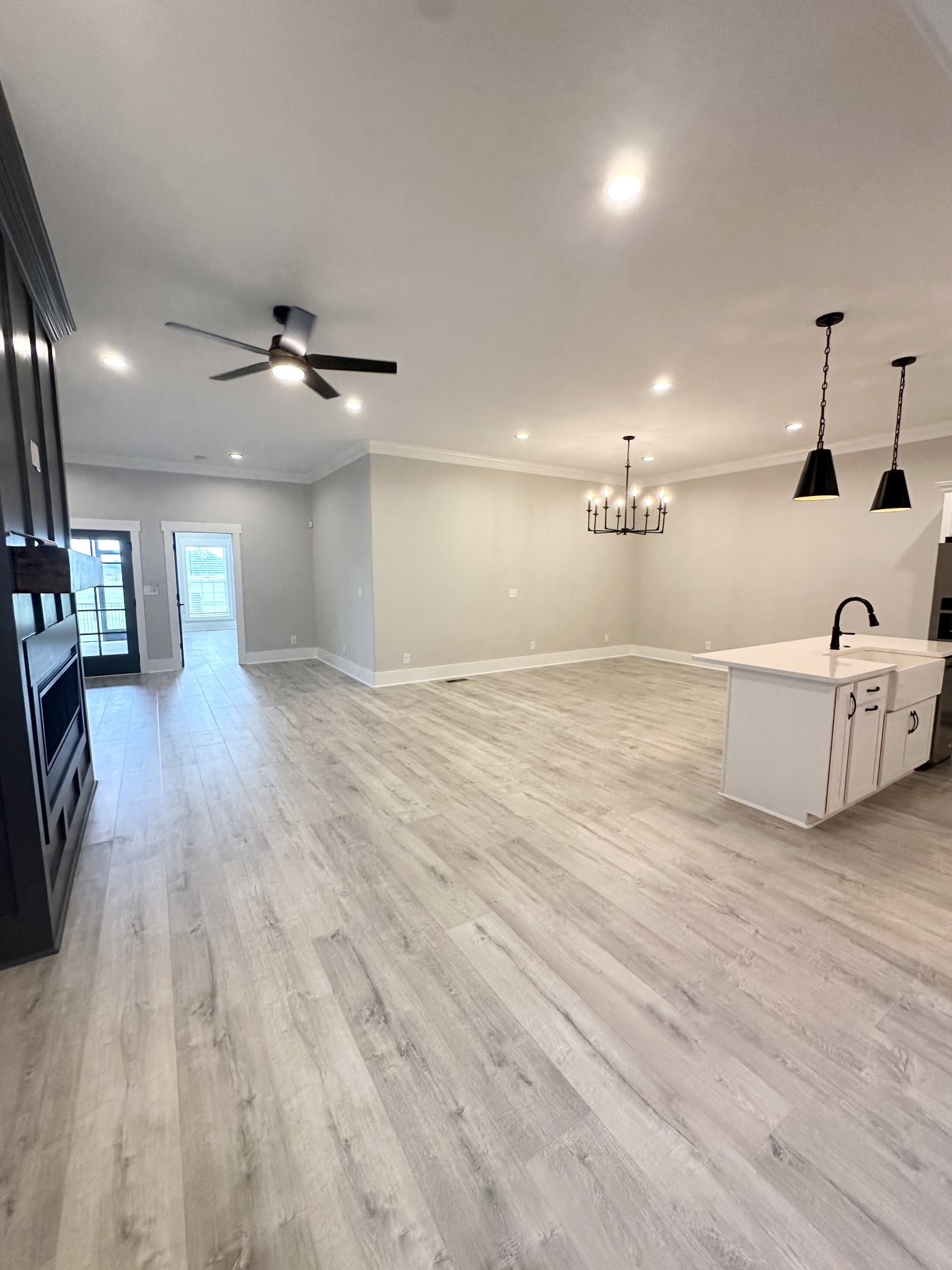 1049 Veridian Dr Property Photo 8