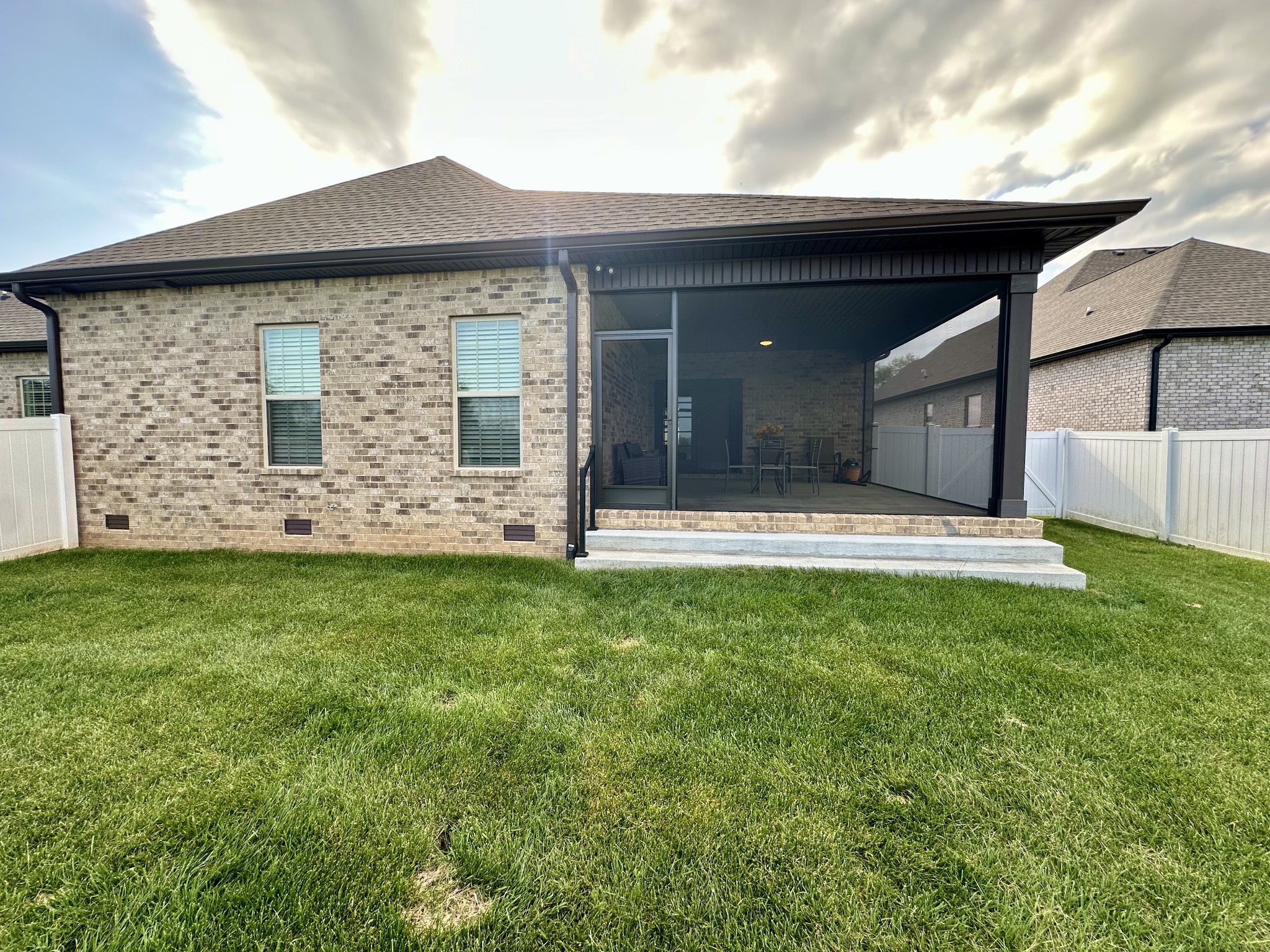 1049 Veridian Dr Property Photo 31