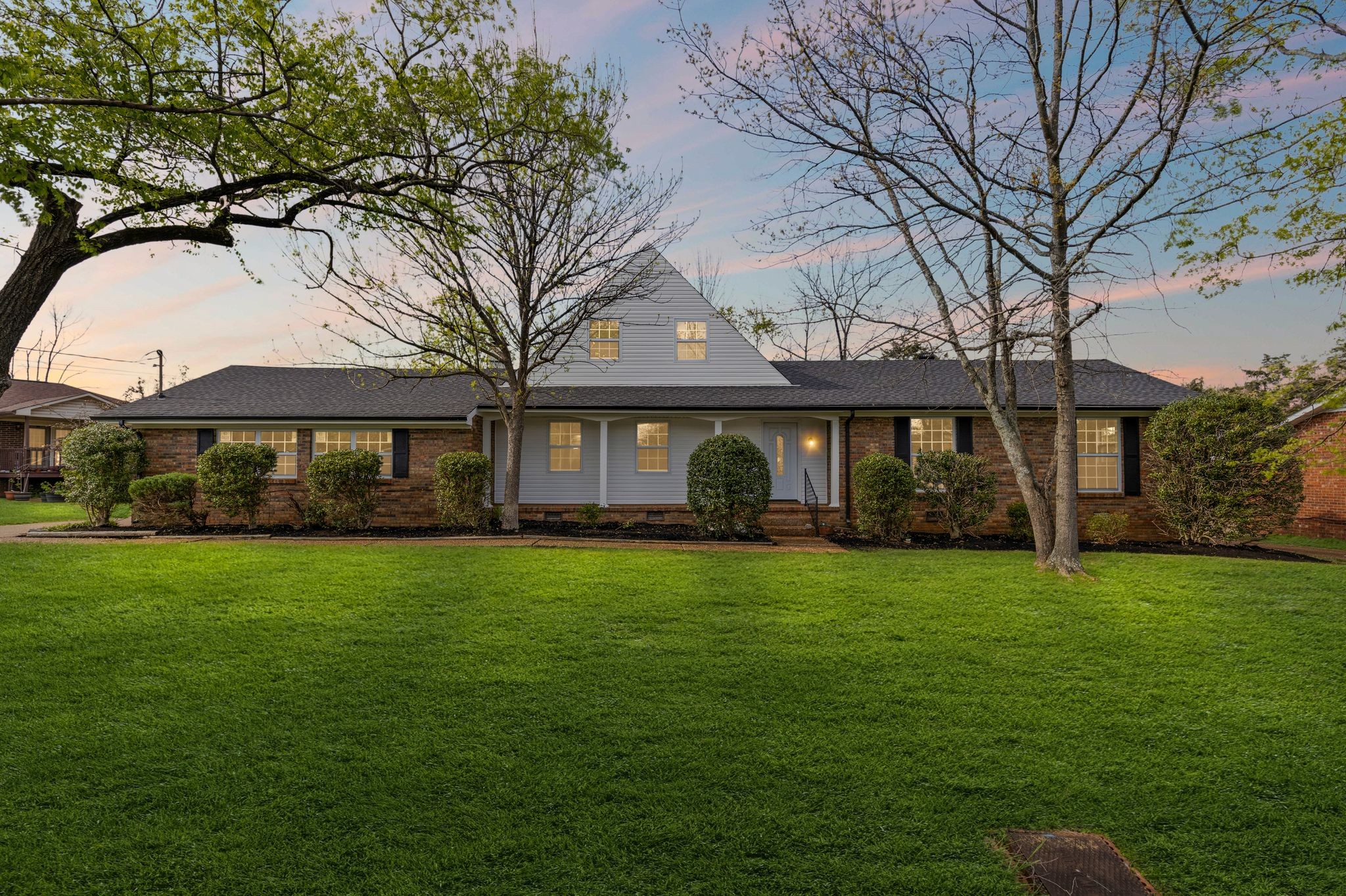 105 Saxon Mist Dr Property Photo