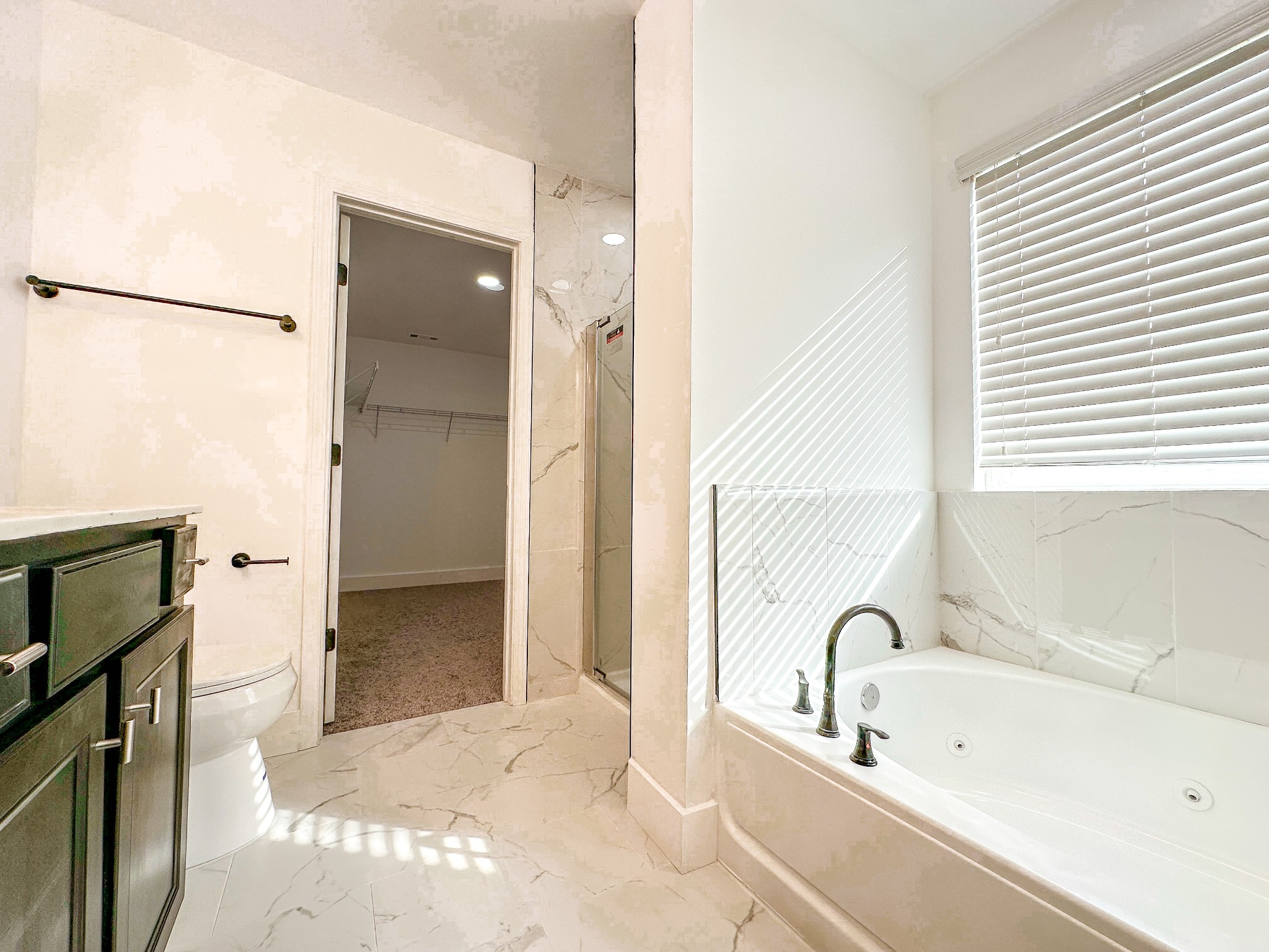 2077 Hickory Brook Dr Property Photo 8