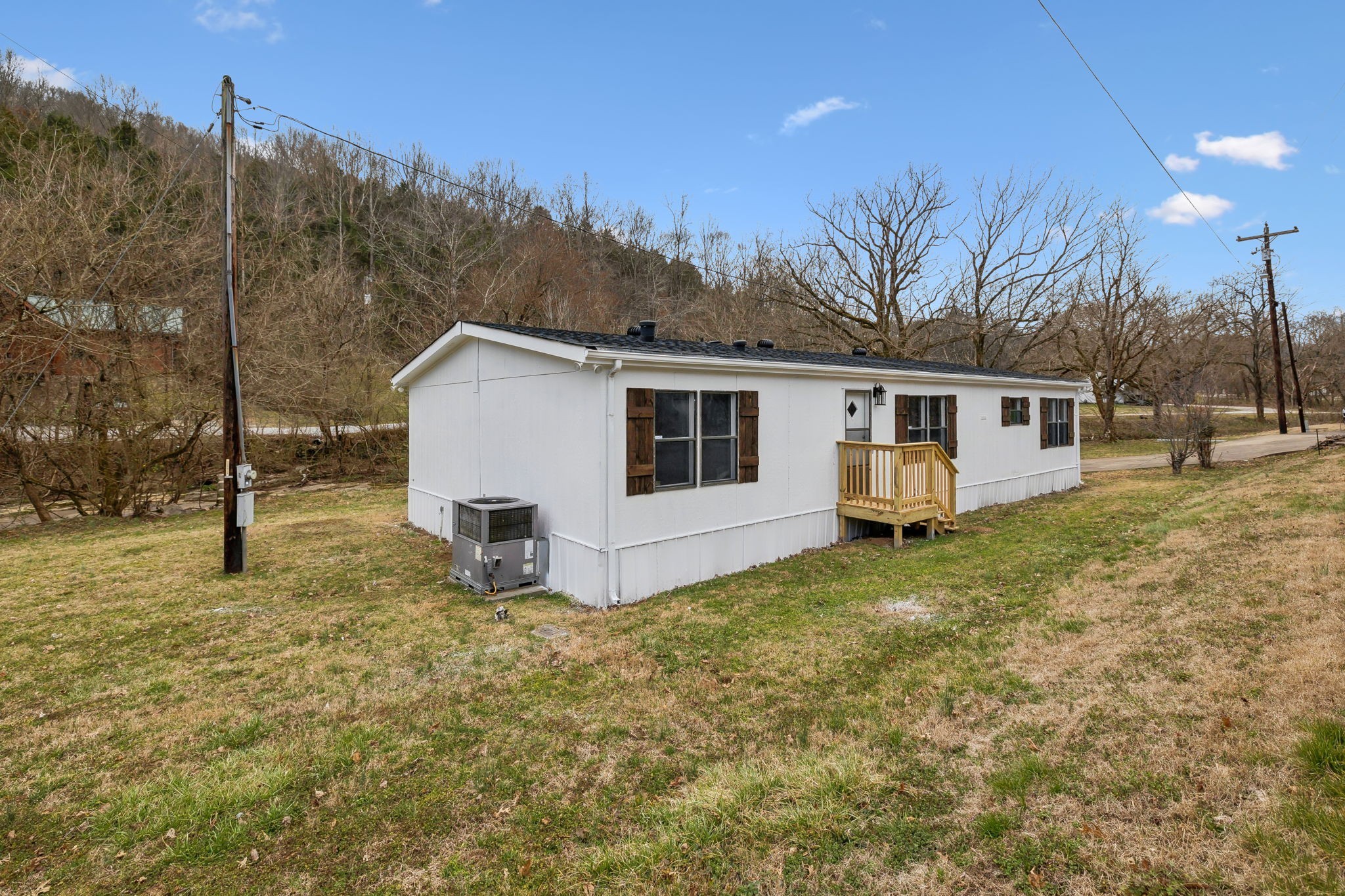 275 Hogans Creek Rd Property Photo