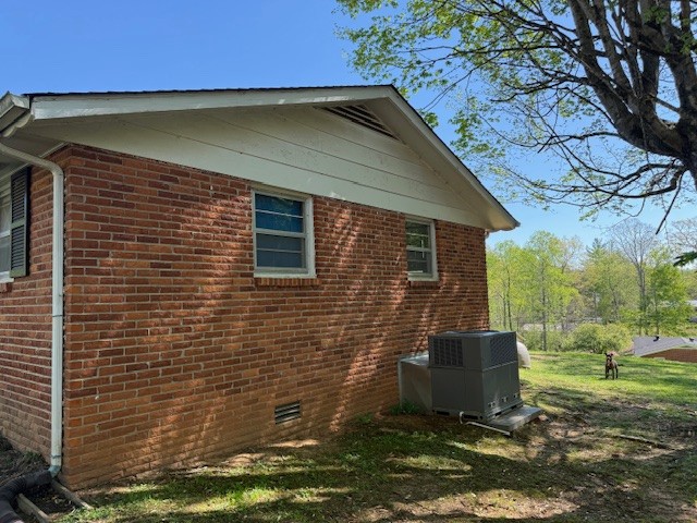 305 Lakeshore Dr Property Photo 5