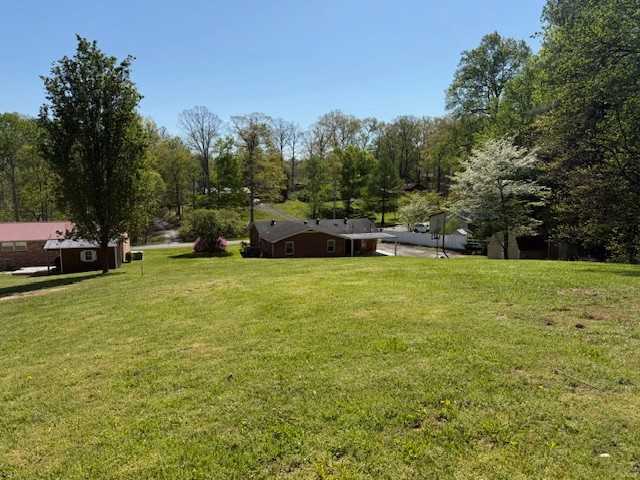 305 Lakeshore Dr Property Photo 7