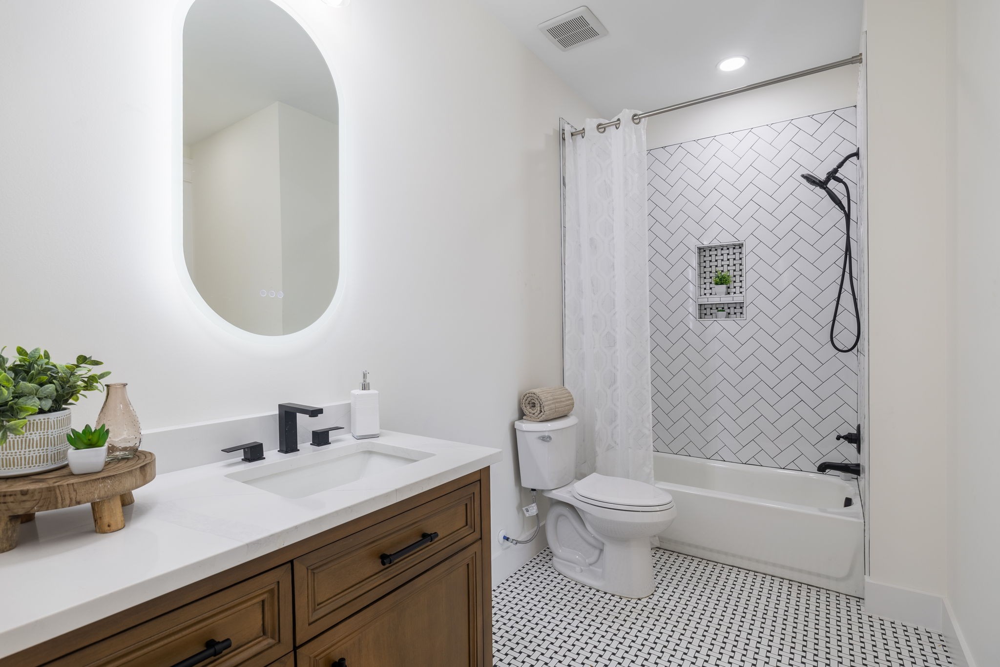 340b Peachtree St Property Photo 18